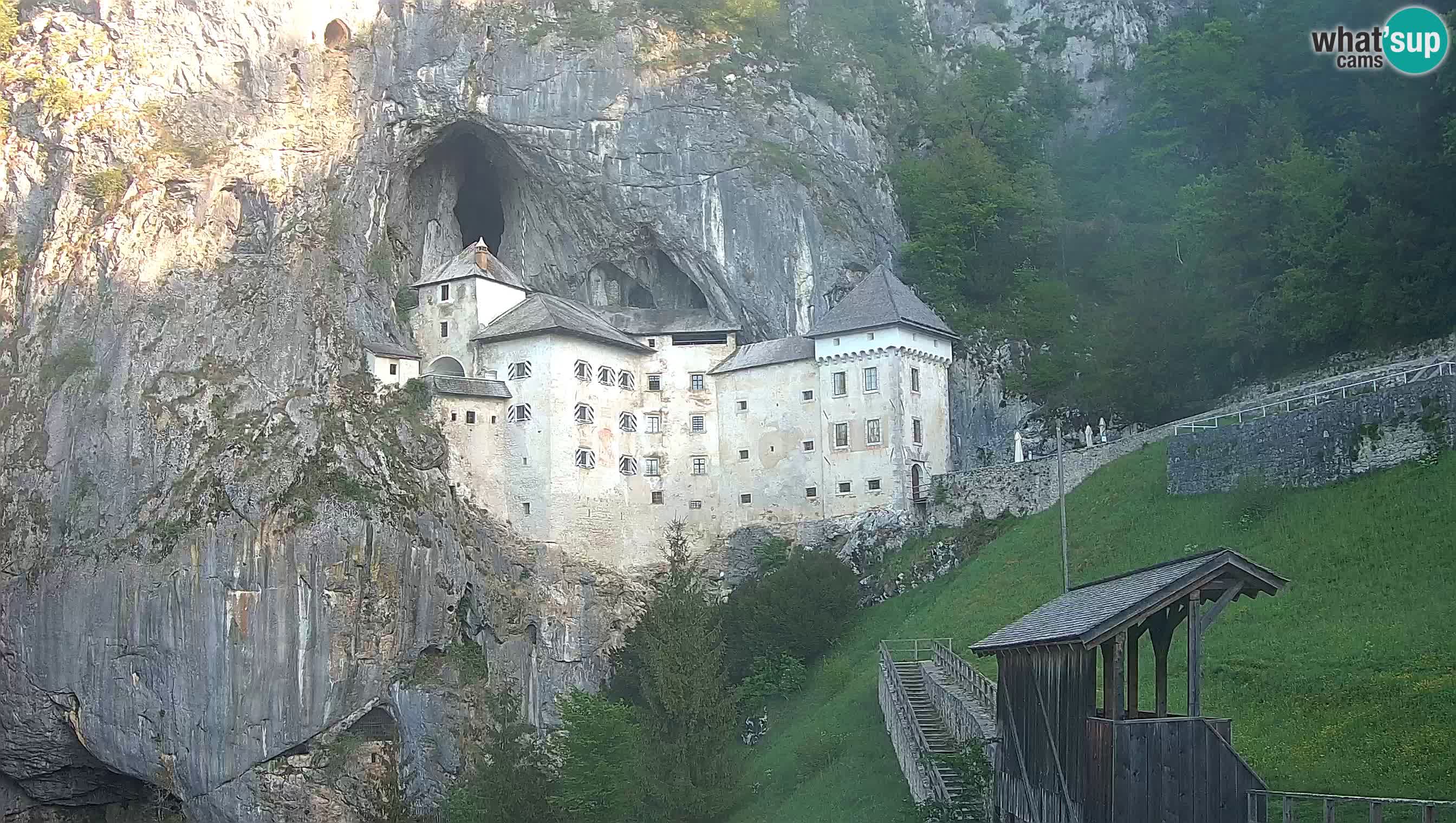 Live Webcam Grad Predjama – Château de Predjama – Postojna – Slovénie