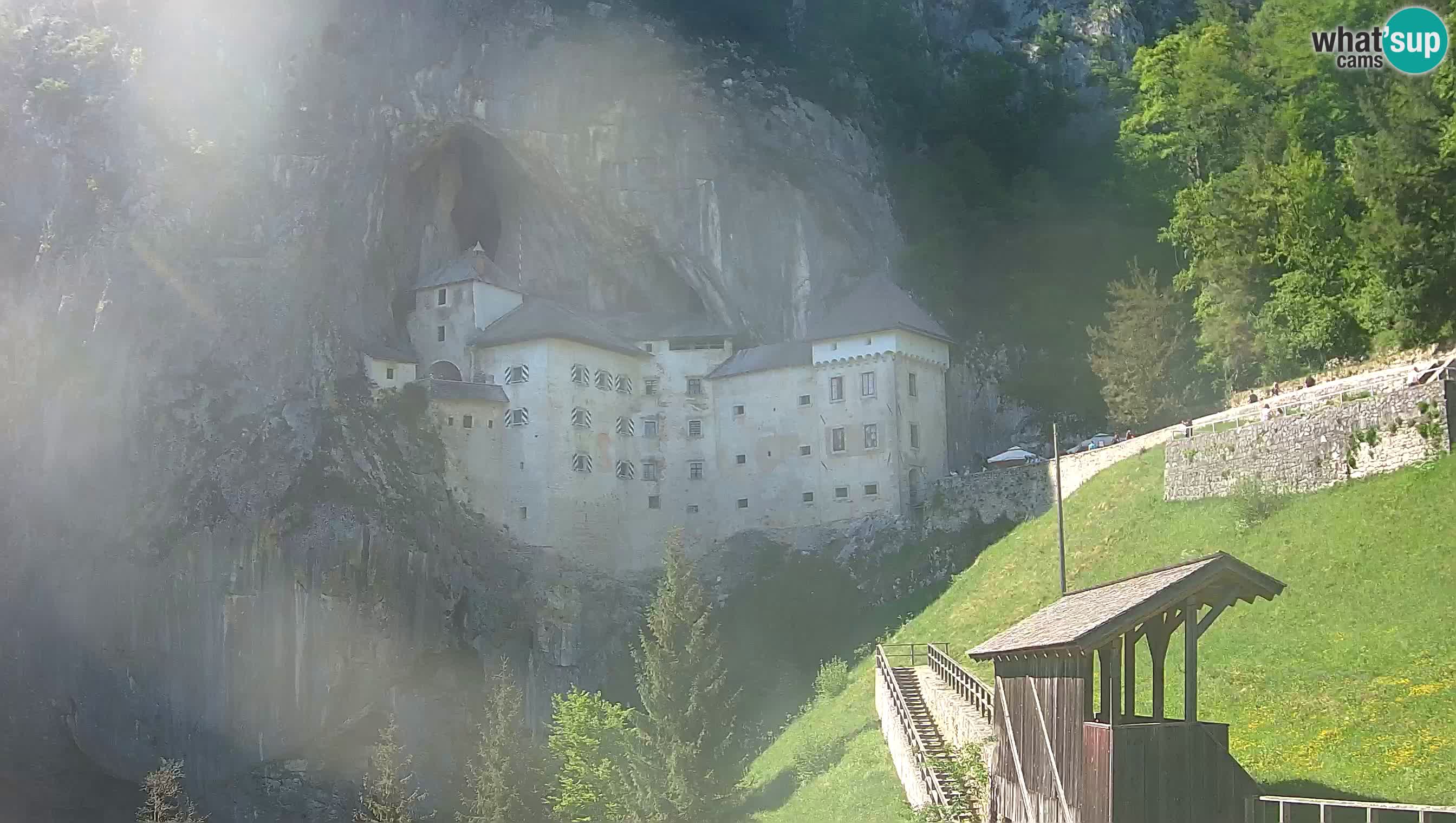 Live Webcam Grad Predjama – Château de Predjama – Postojna – Slovénie
