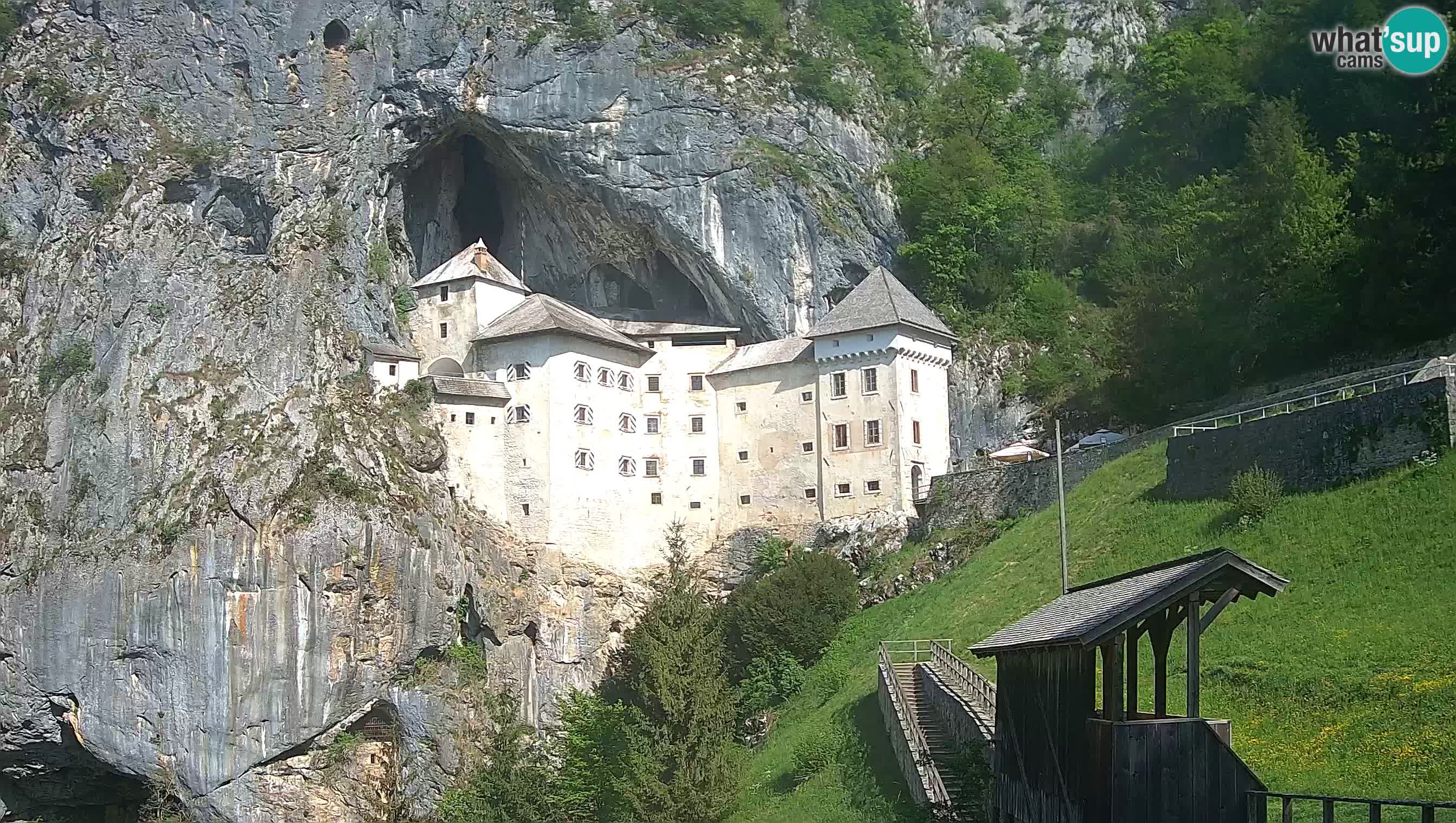 Spletna kamera Predjamski grad – Grad Predjama – Postojna