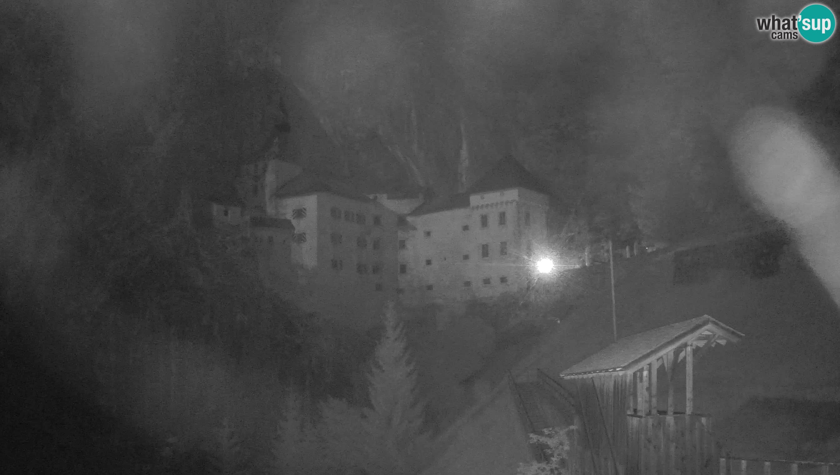 Spletna kamera Predjamski grad – Grad Predjama – Postojna