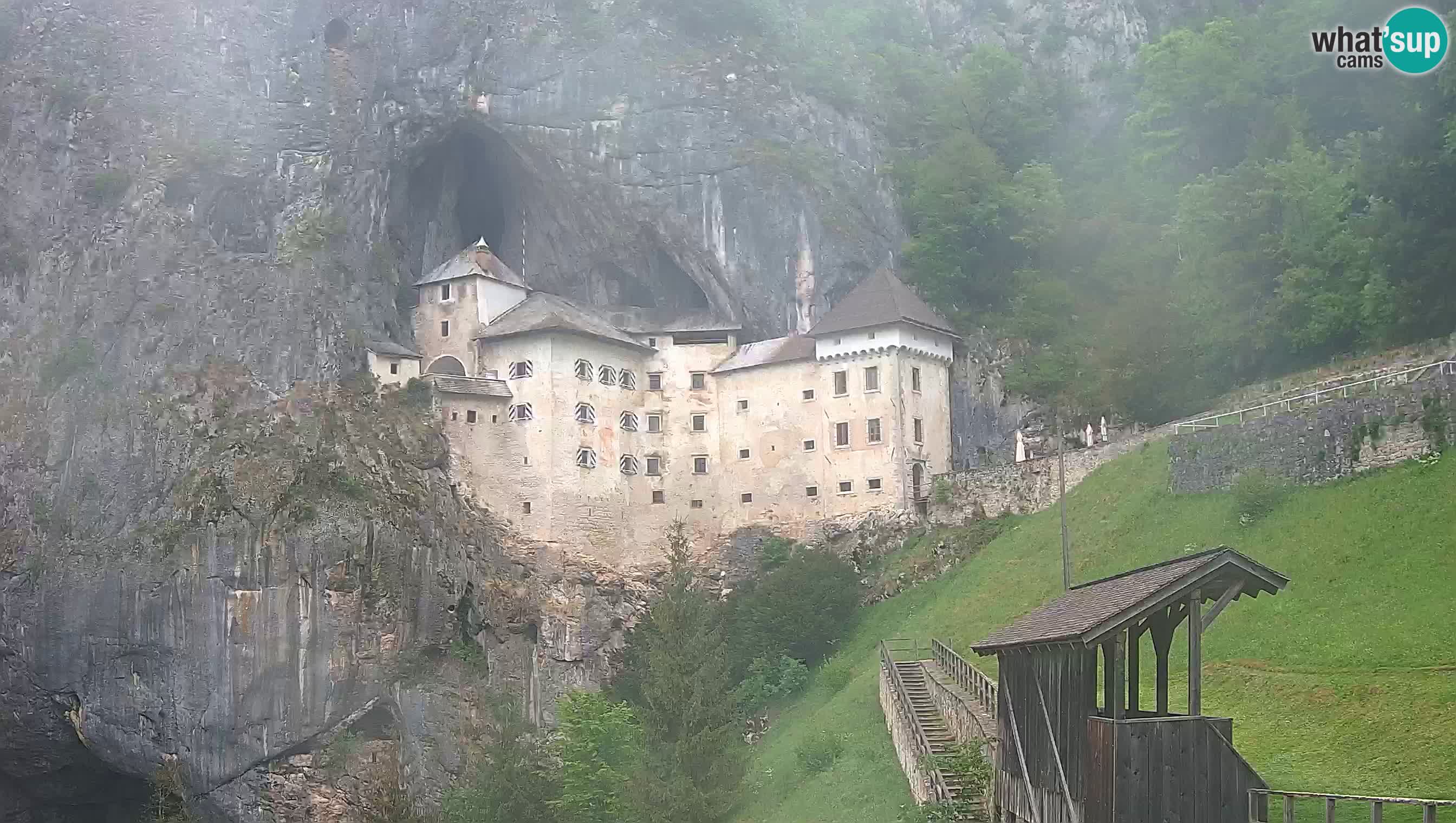 Live Webcam Grad Predjama – Château de Predjama – Postojna – Slovénie
