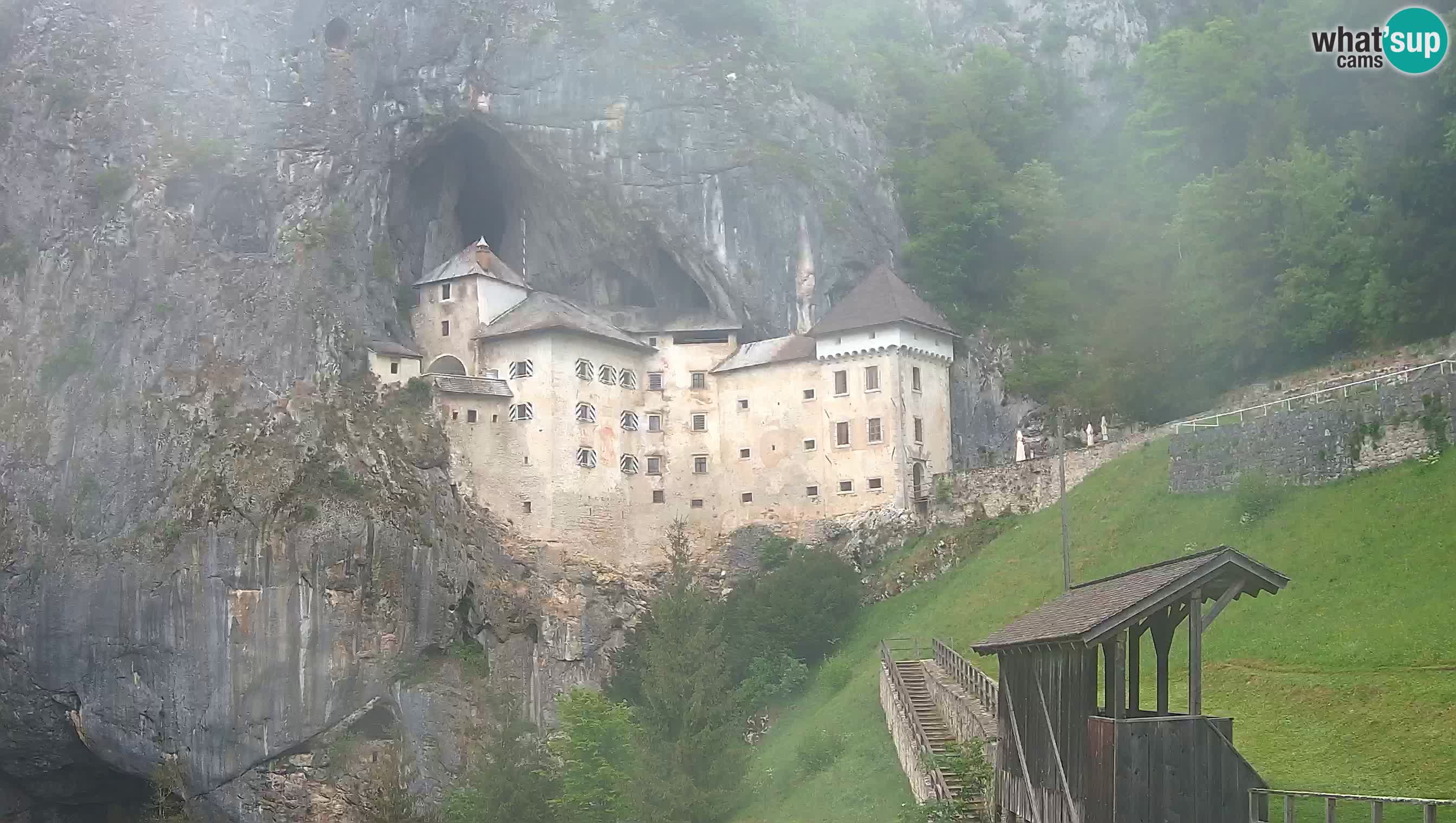 Live Webcam Grad Predjama – Château de Predjama – Postojna – Slovénie