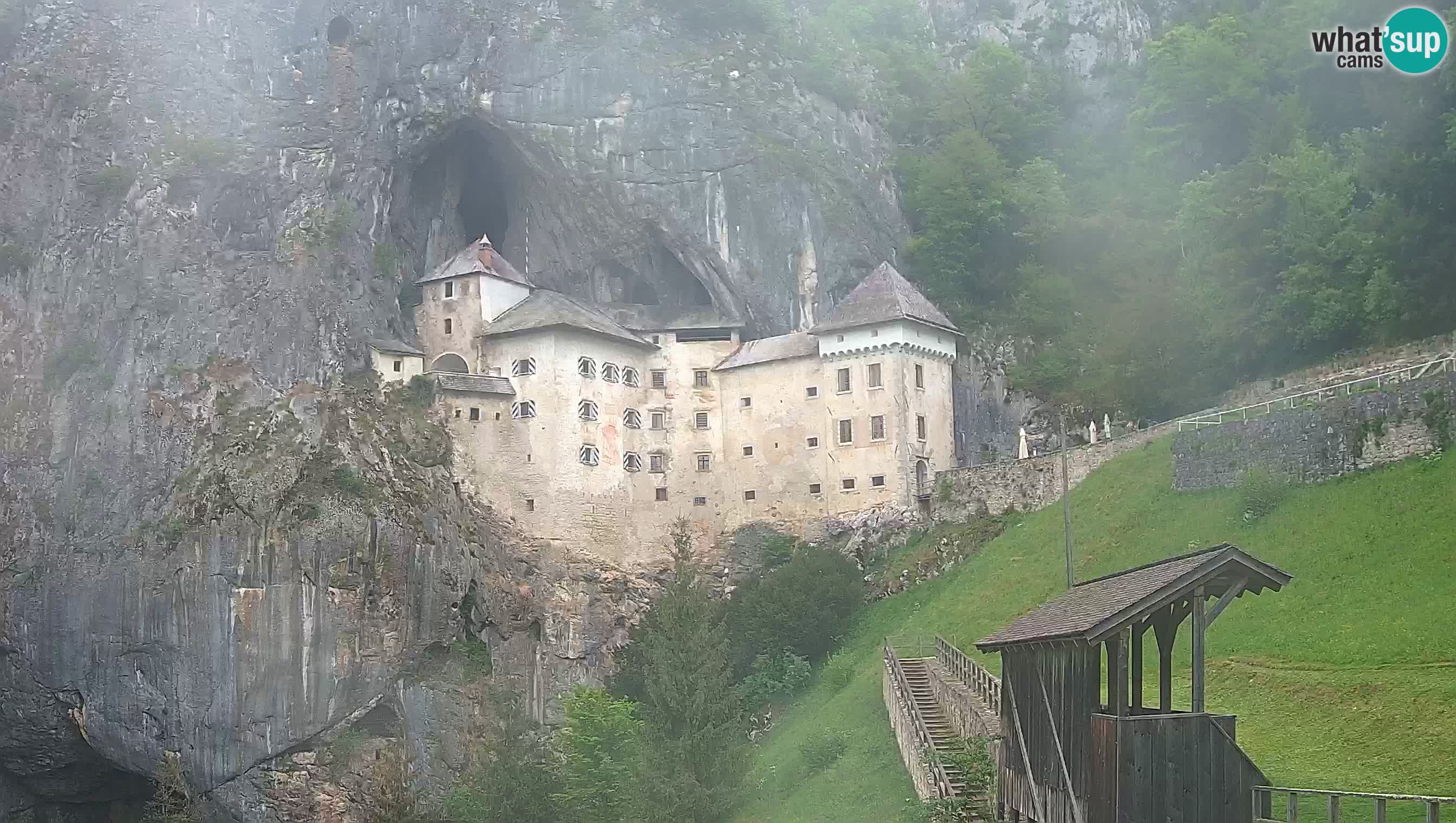 Live Webcam Höhlenburg Predjama – Postojna – Slowenien
