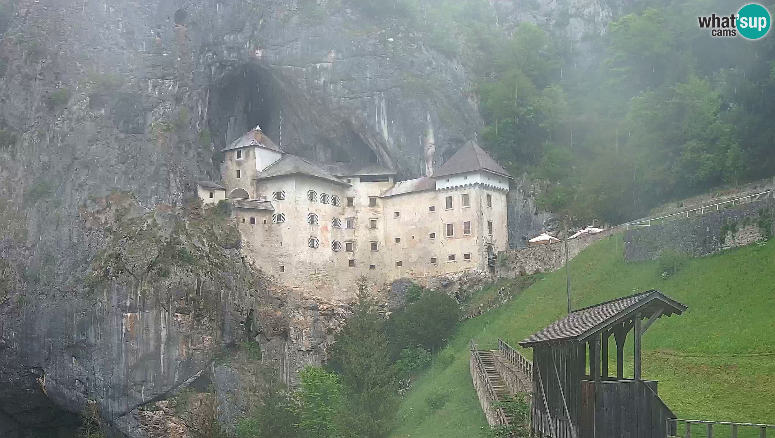 Live Webcam Grad Predjama – Château de Predjama – Postojna – Slovénie