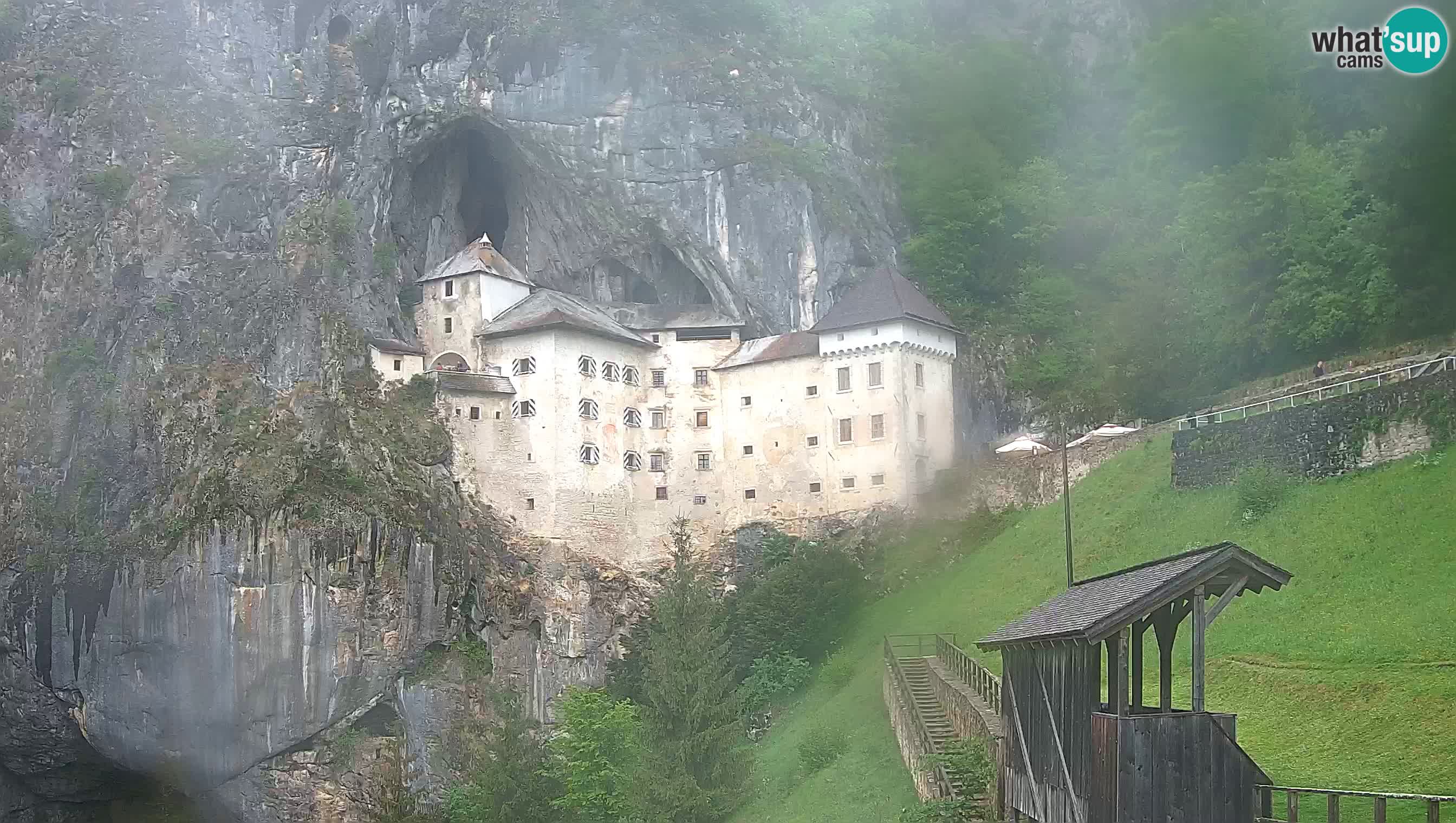 Live Webcam Grad Predjama – Château de Predjama – Postojna – Slovénie
