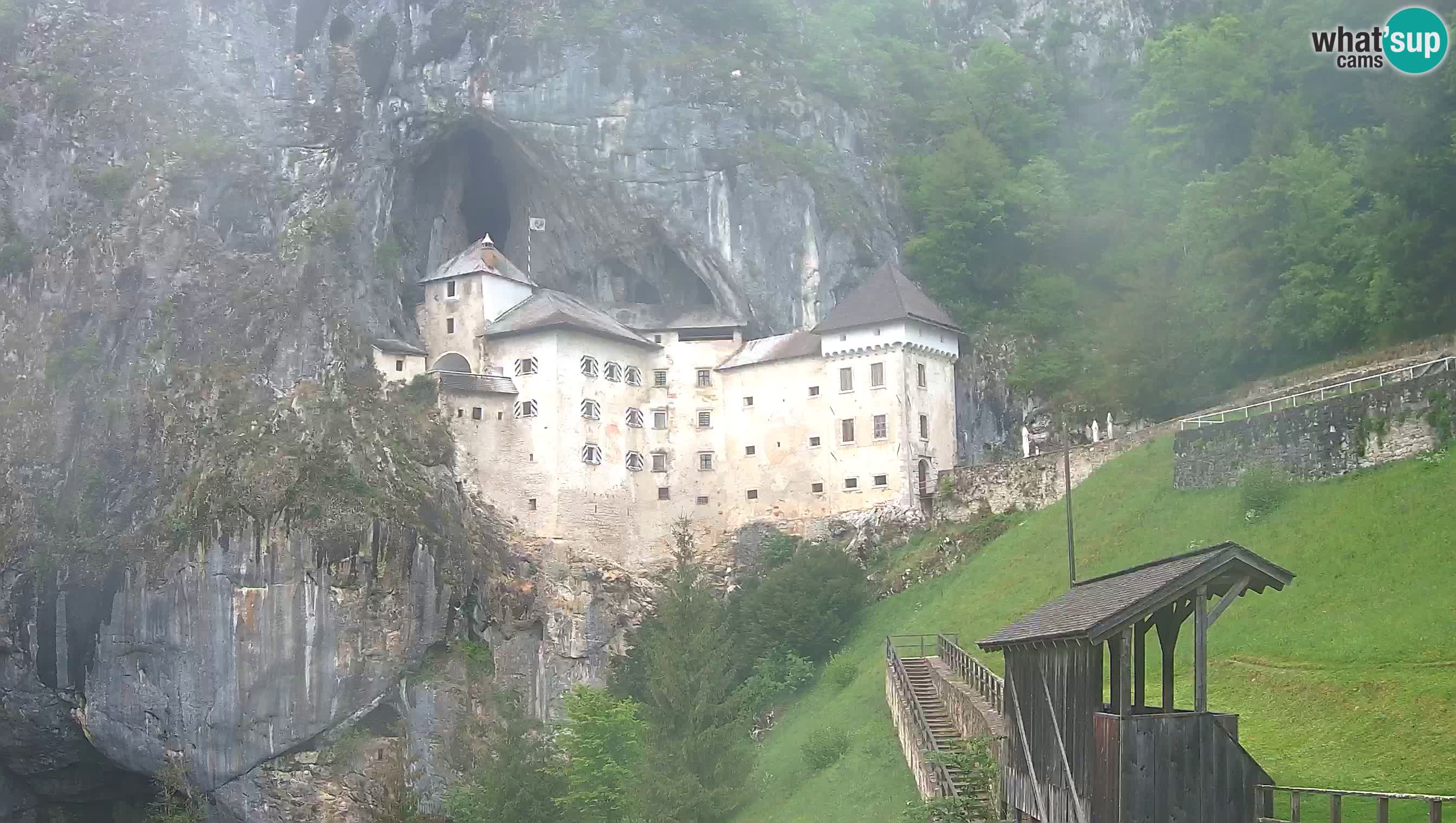 Live Webcam Grad Predjama – Château de Predjama – Postojna – Slovénie