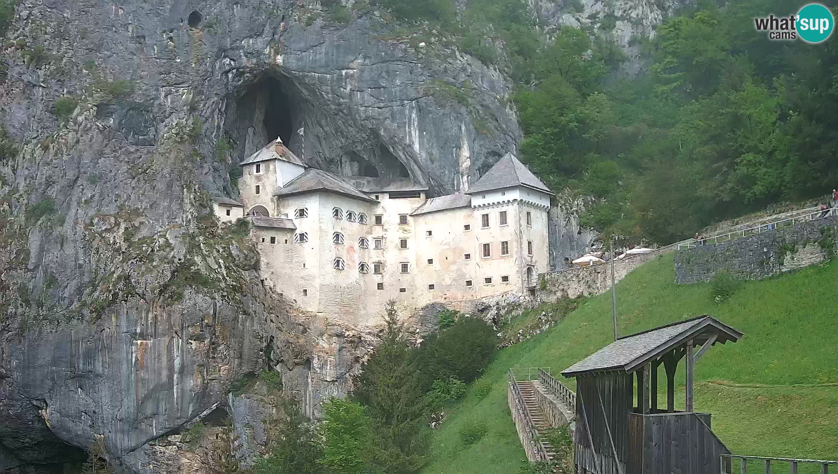 Spletna kamera Predjamski grad – Grad Predjama – Postojna