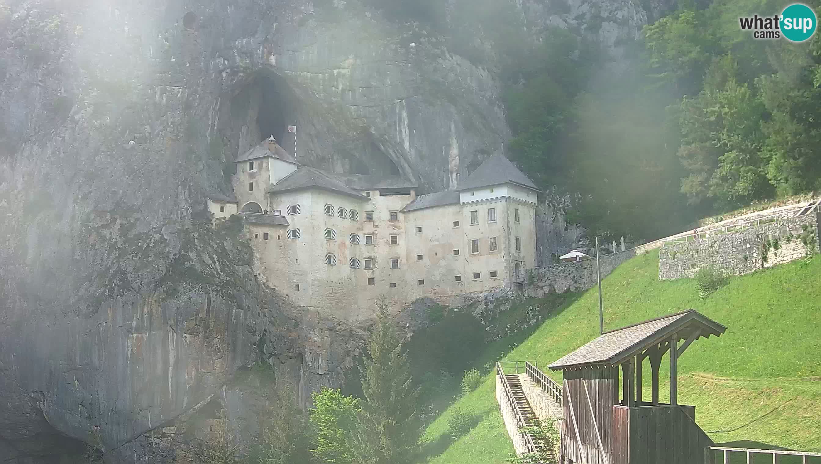 Web kamera Predjamski dvorac – Postojna – Slovenija