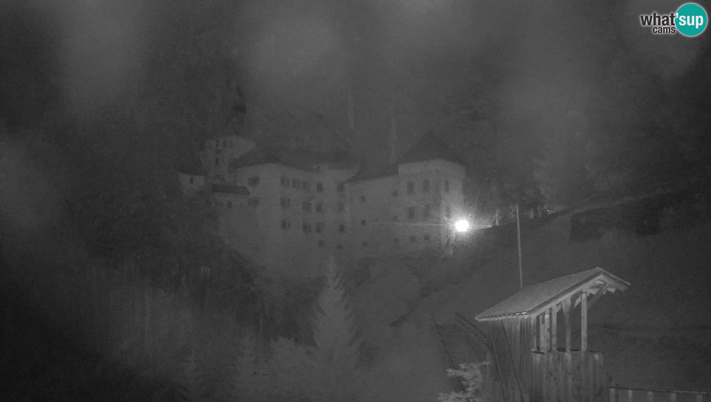 Spletna kamera Predjamski grad – Grad Predjama – Postojna