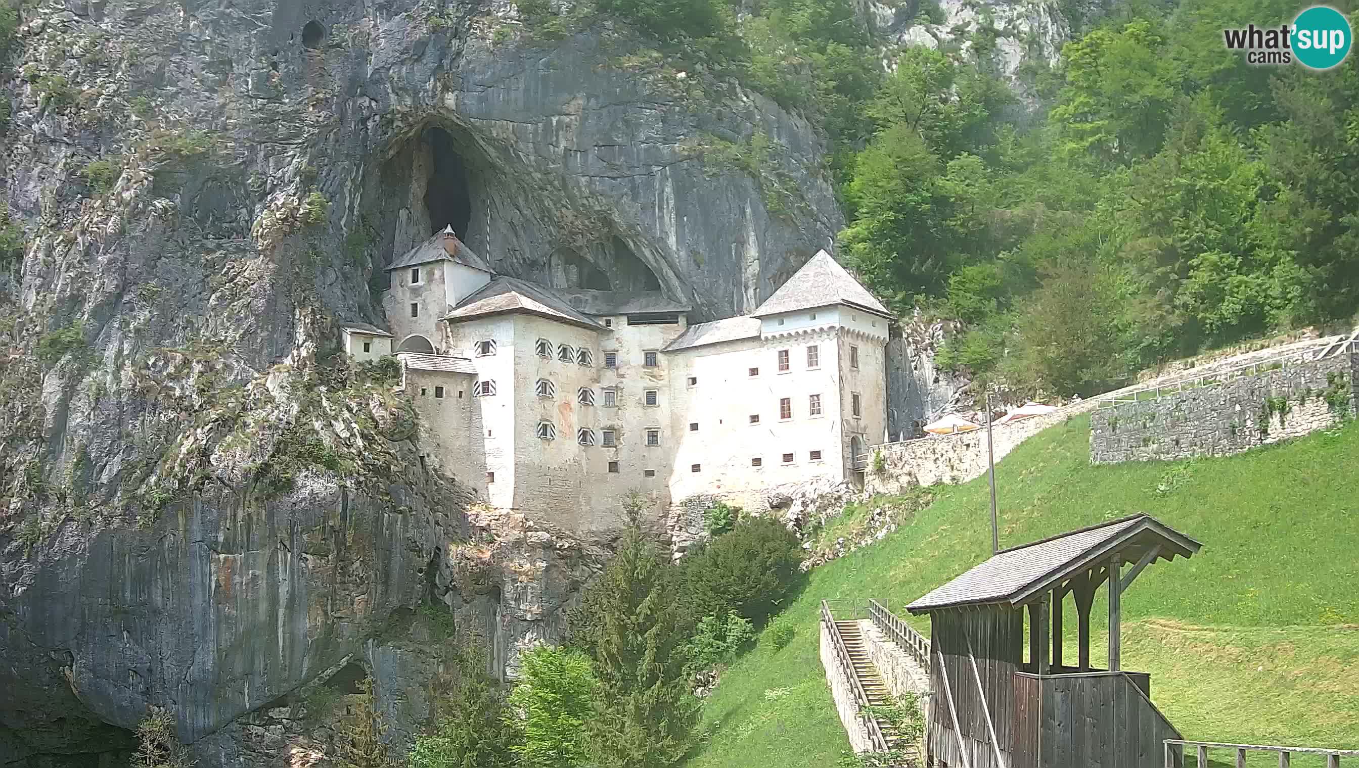 Live Webcam Höhlenburg Predjama – Postojna – Slowenien