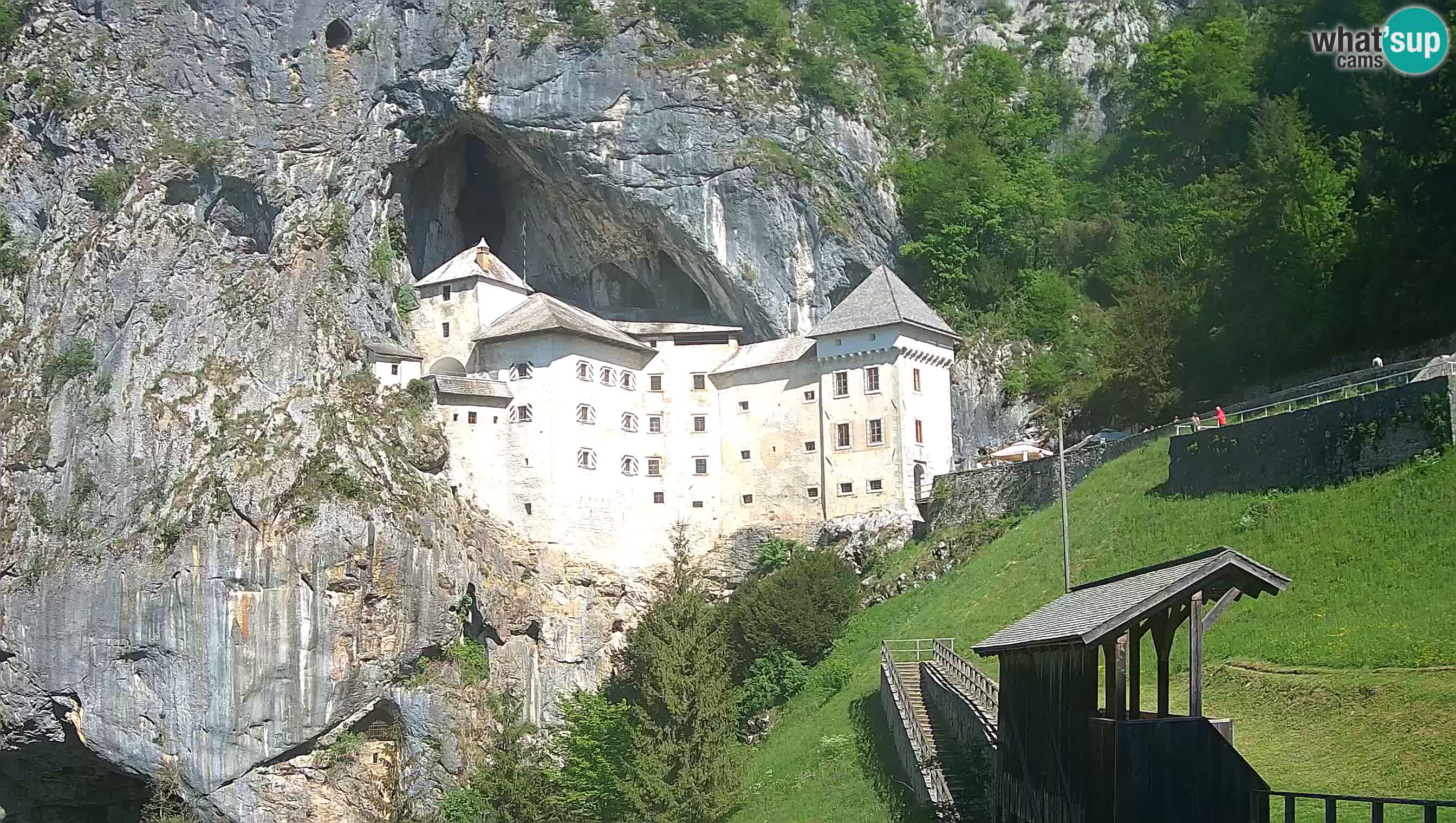 Spletna kamera Predjamski grad – Grad Predjama – Postojna