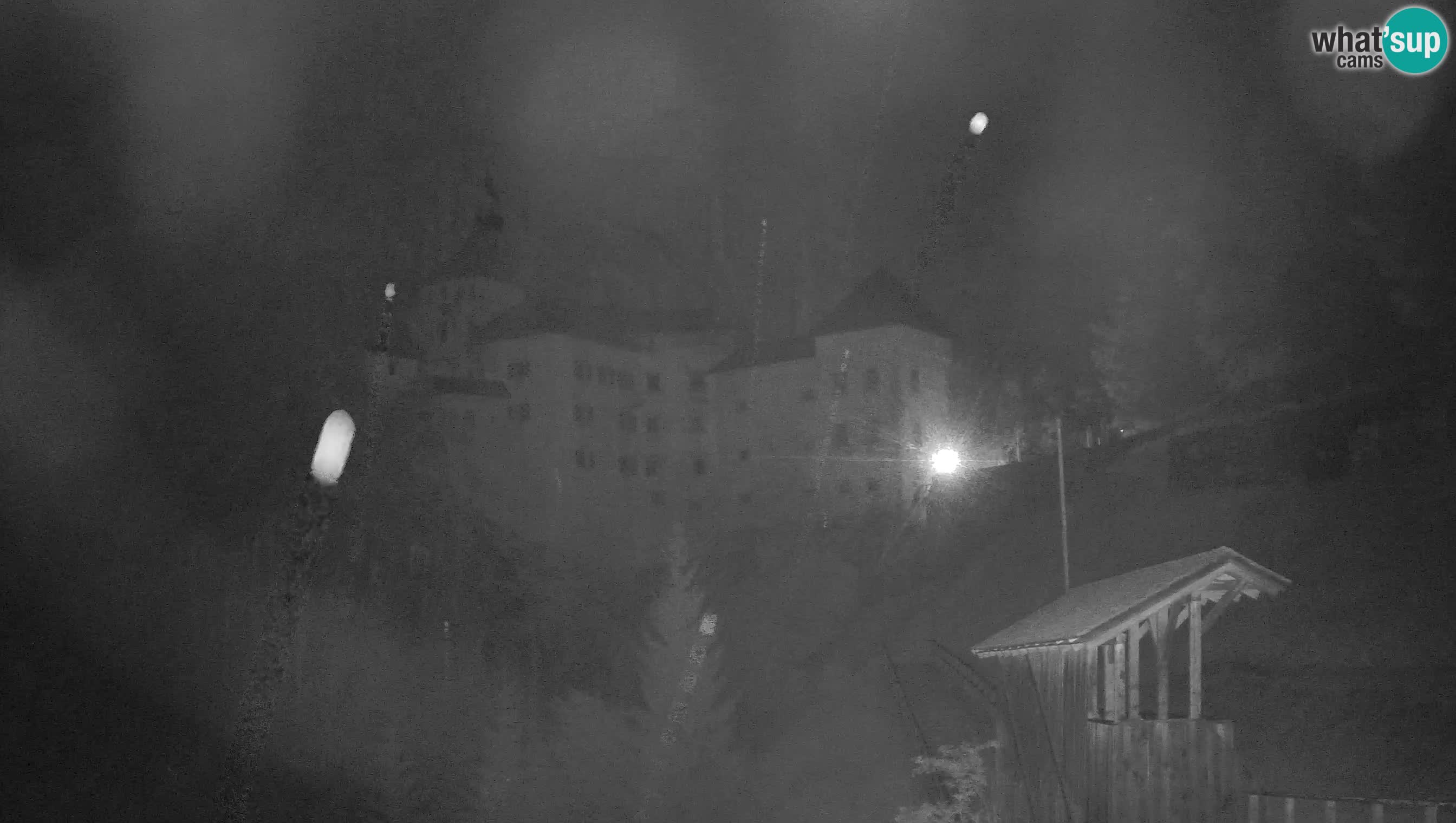 Spletna kamera Predjamski grad – Grad Predjama – Postojna