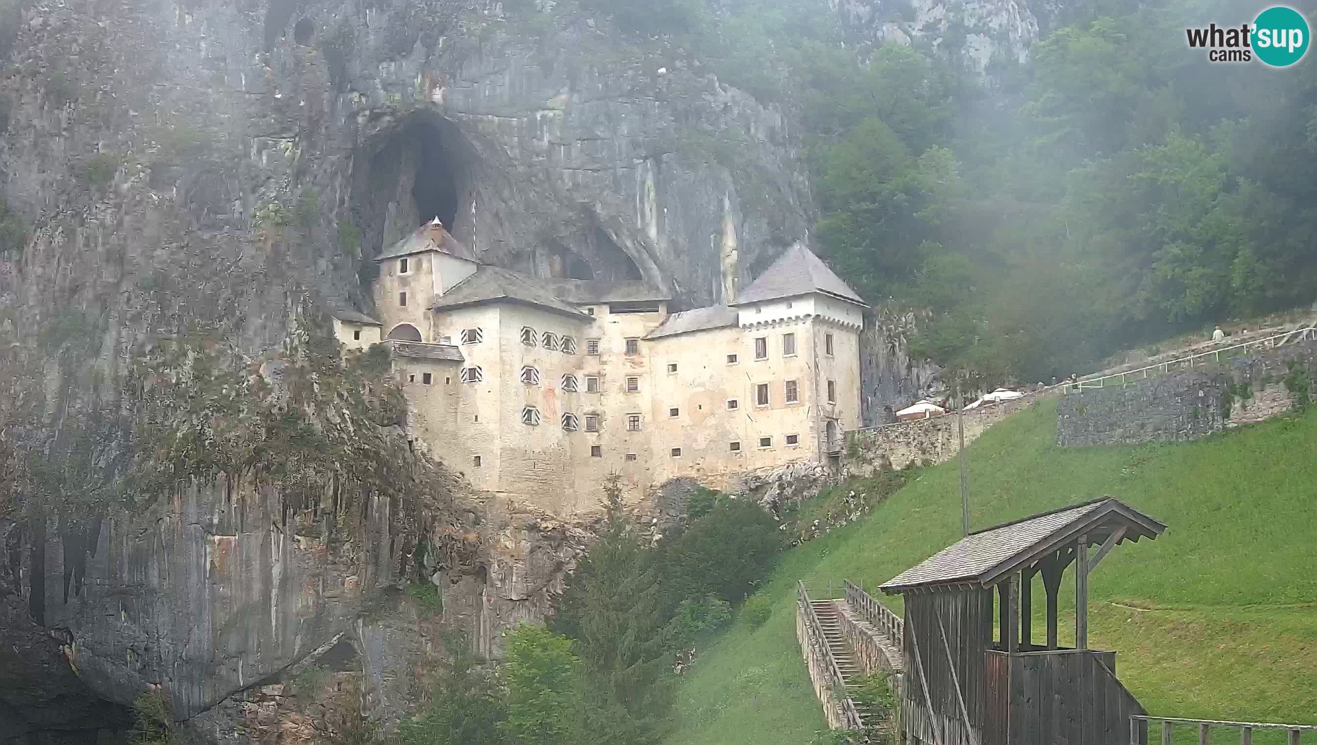 Live Webcam Grad Predjama – Château de Predjama – Postojna – Slovénie
