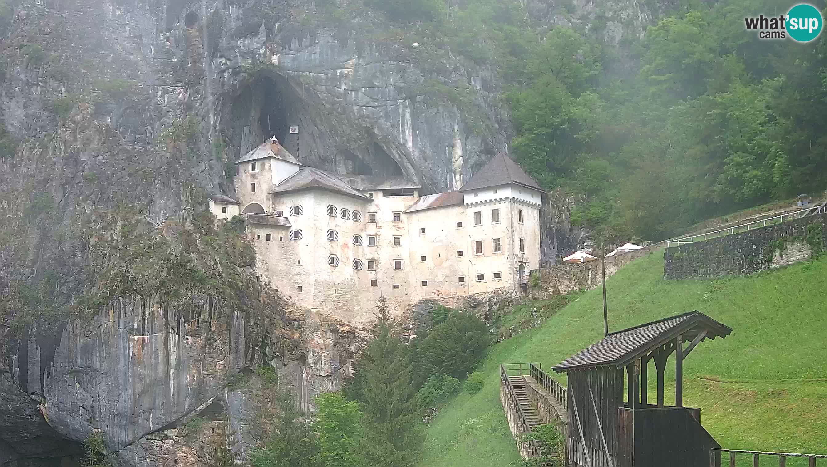Live Webcam Grad Predjama – Château de Predjama – Postojna – Slovénie