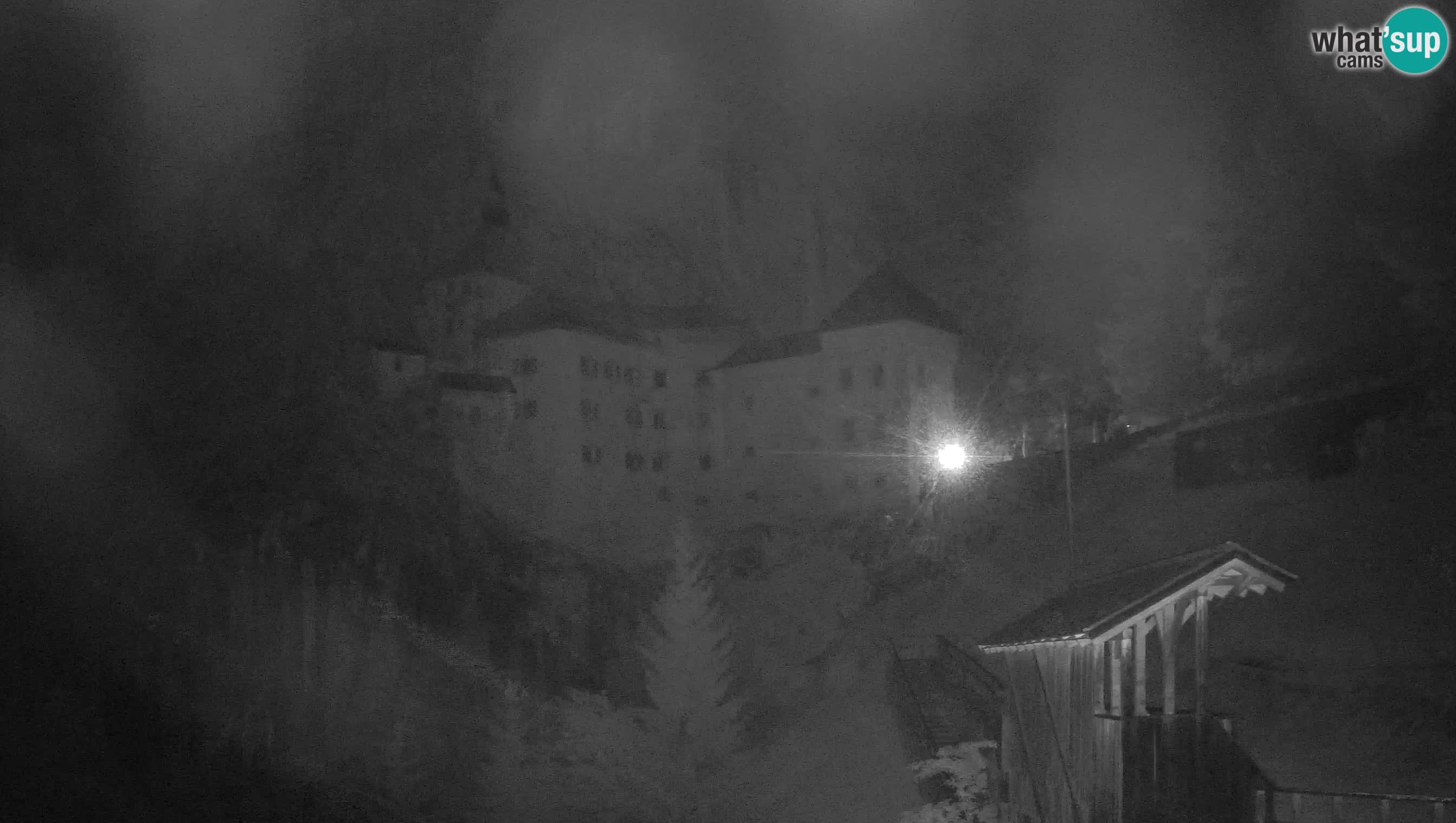 Spletna kamera Predjamski grad – Grad Predjama – Postojna