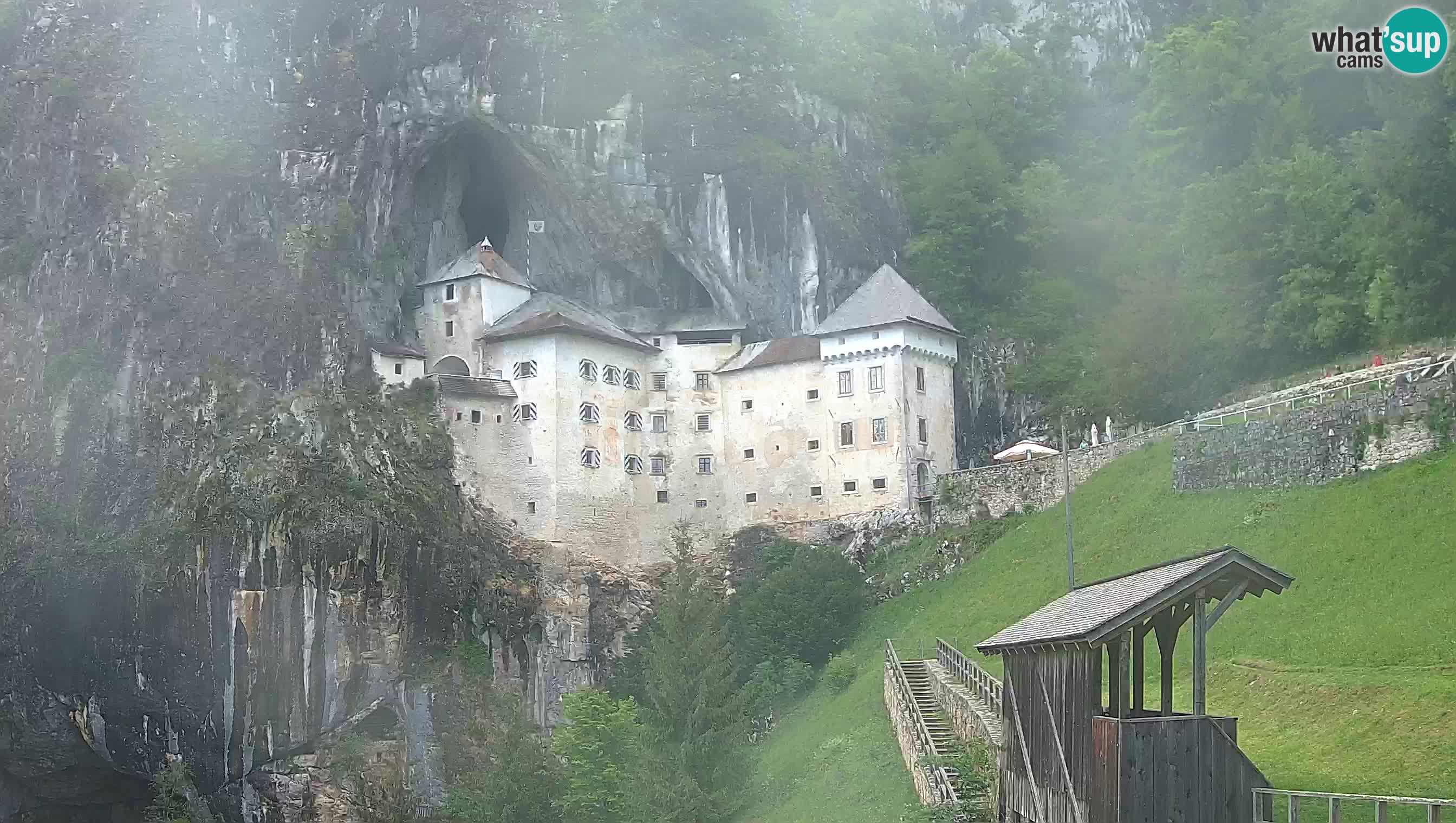 Live Webcam Grad Predjama – Château de Predjama – Postojna – Slovénie