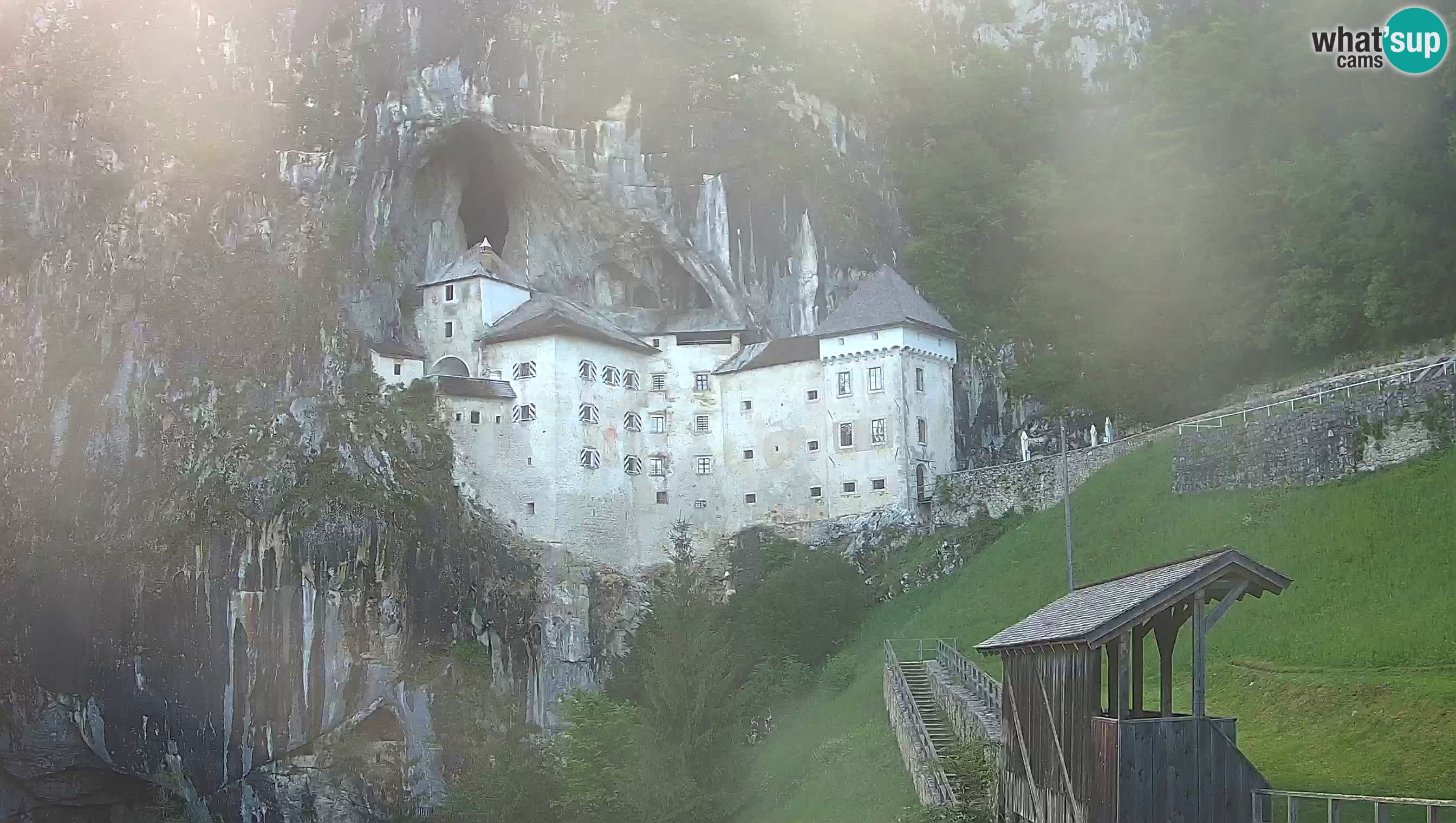 Live Webcam Höhlenburg Predjama – Postojna – Slowenien