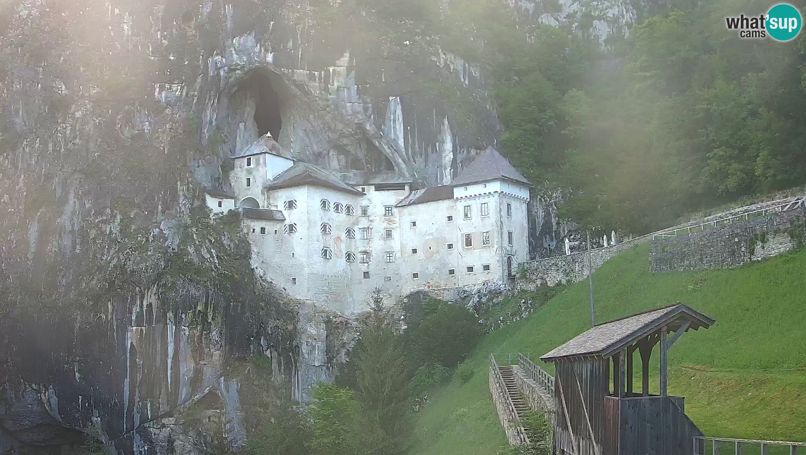 Web kamera Predjamski dvorac – Postojna – Slovenija