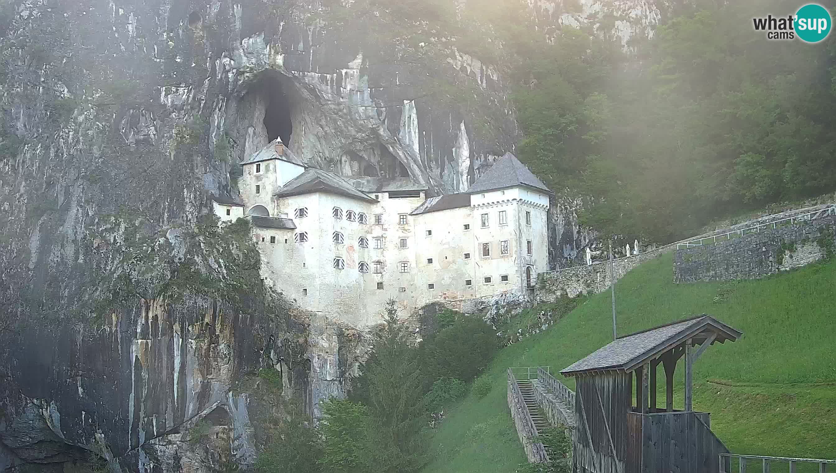 Live Webcam Grad Predjama – Château de Predjama – Postojna – Slovénie