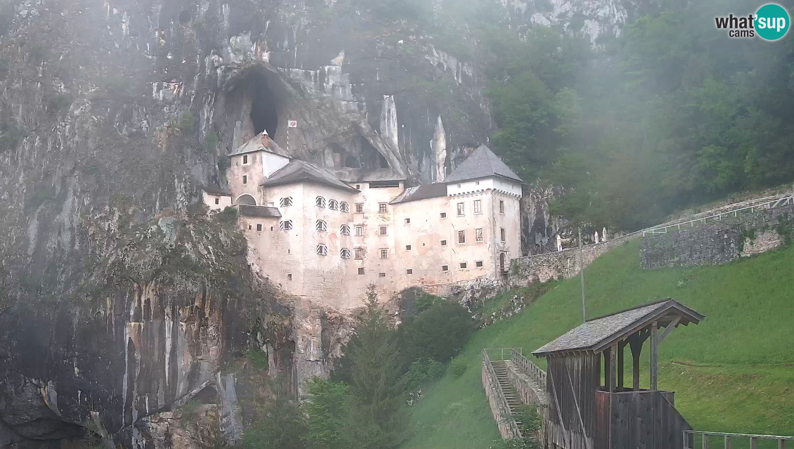 Live Webcam Höhlenburg Predjama – Postojna – Slowenien