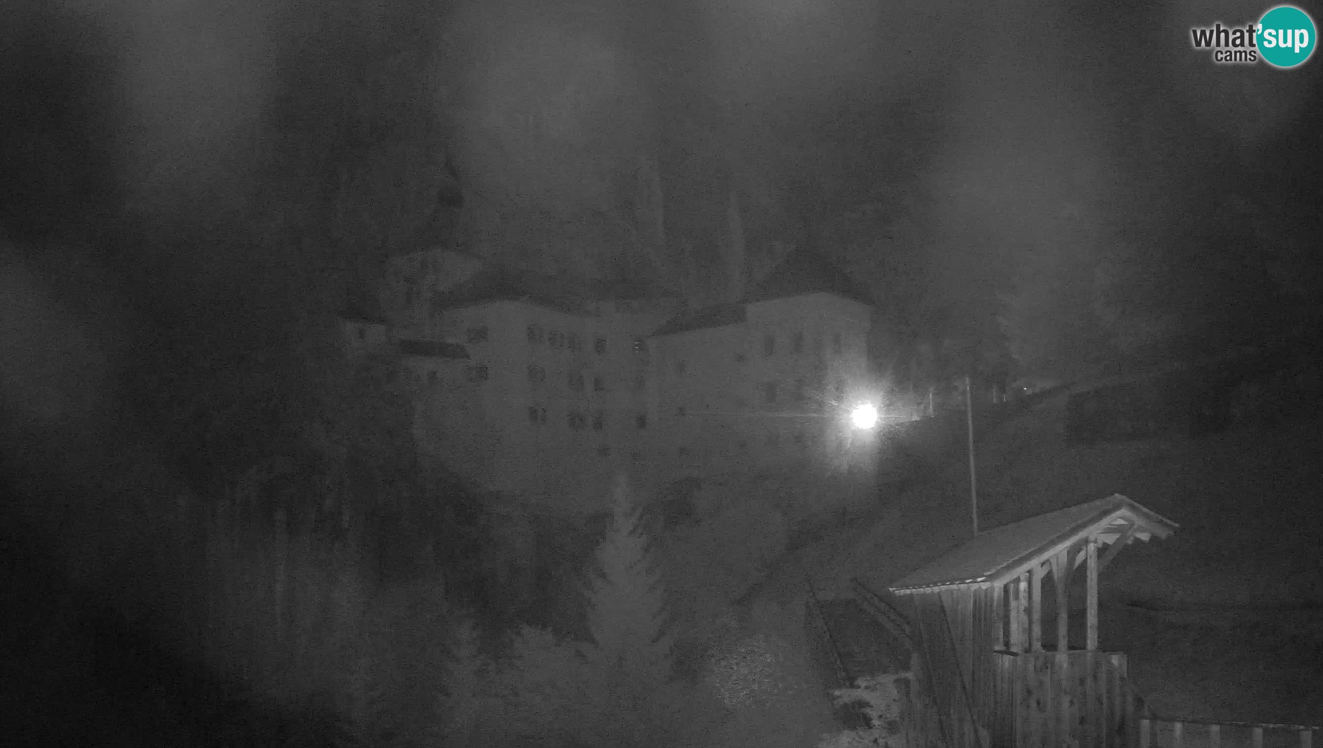 Spletna kamera Predjamski grad – Grad Predjama – Postojna