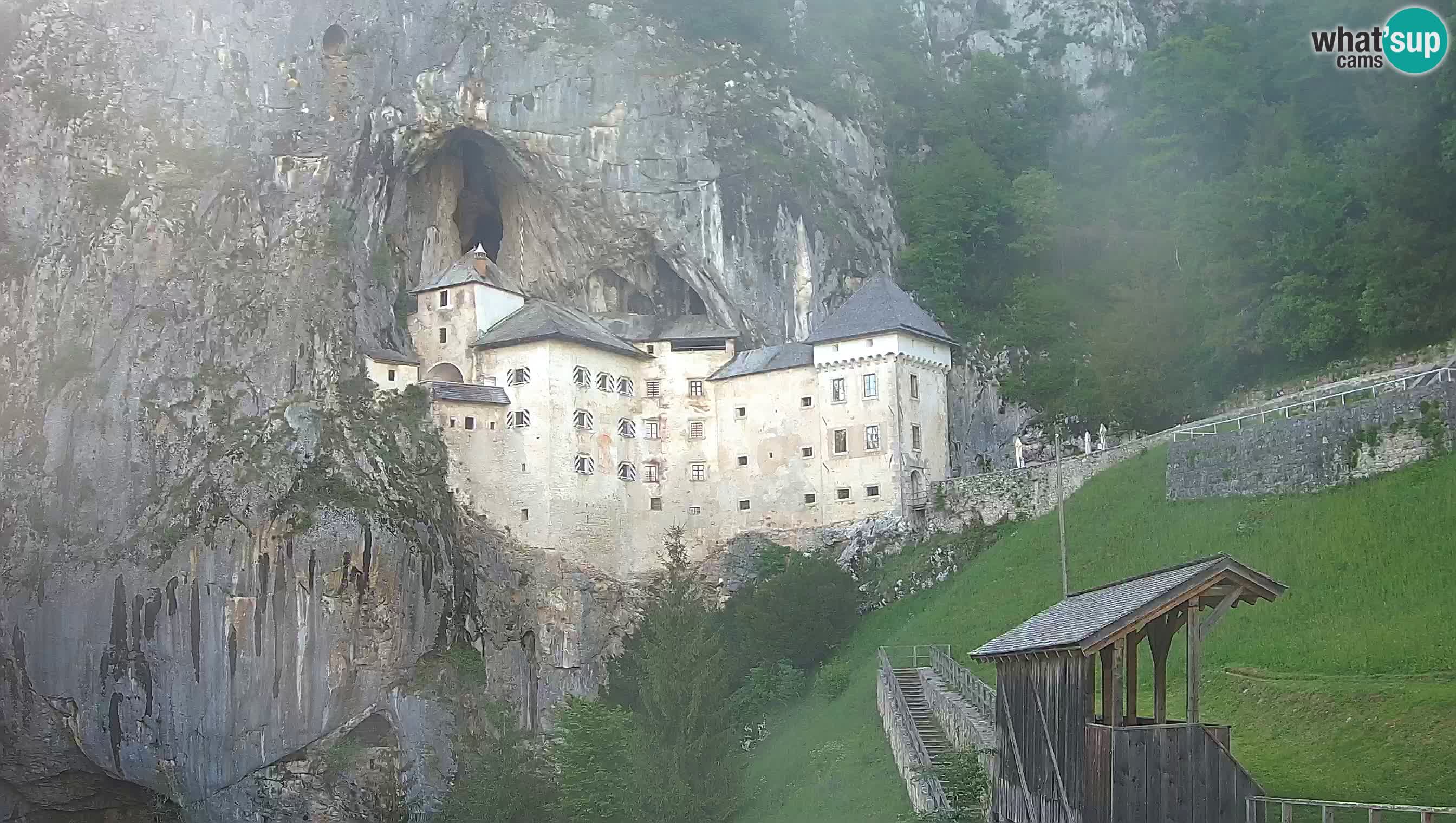 Live Webcam Grad Predjama – Château de Predjama – Postojna – Slovénie