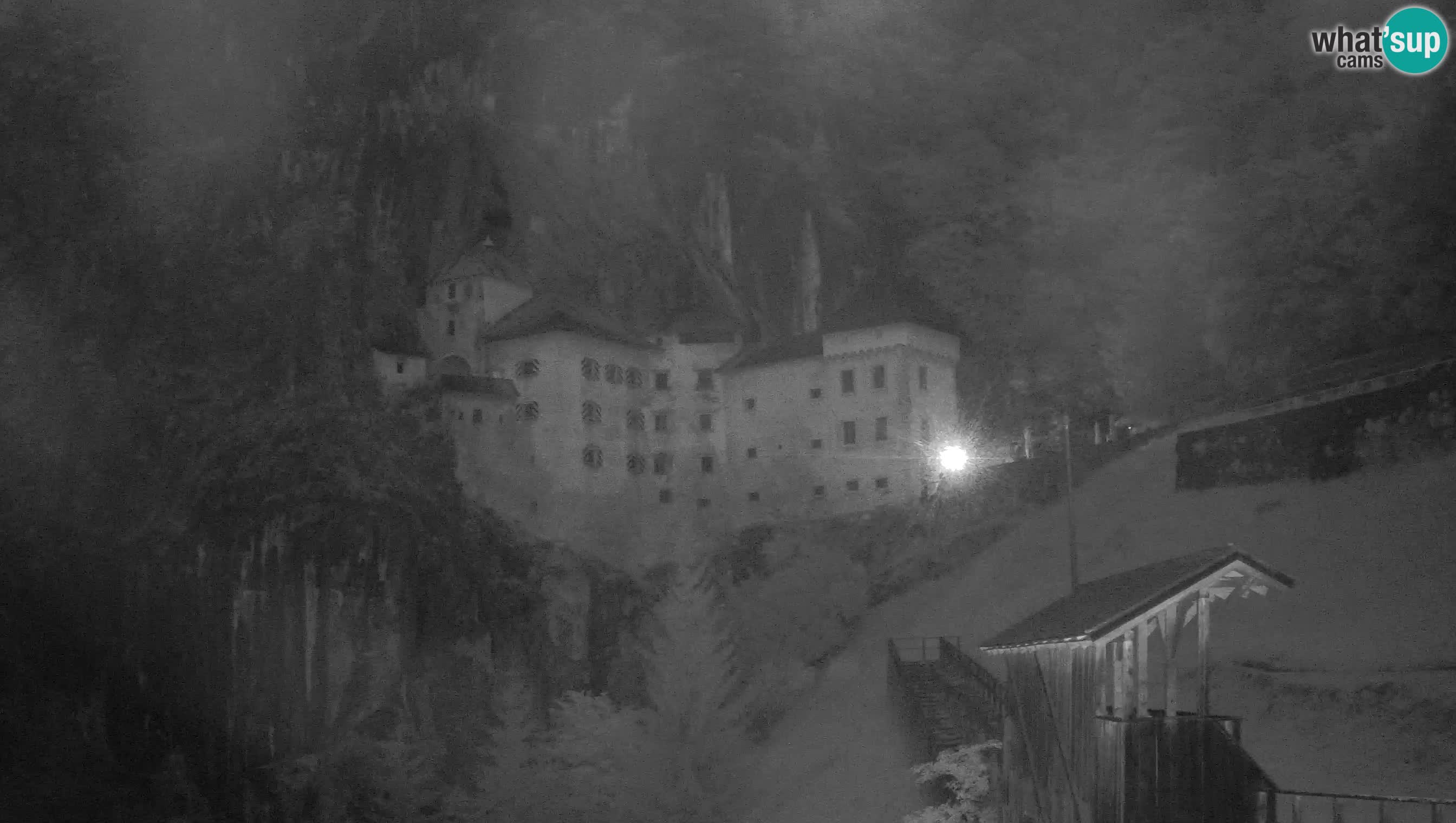Spletna kamera Predjamski grad – Grad Predjama – Postojna