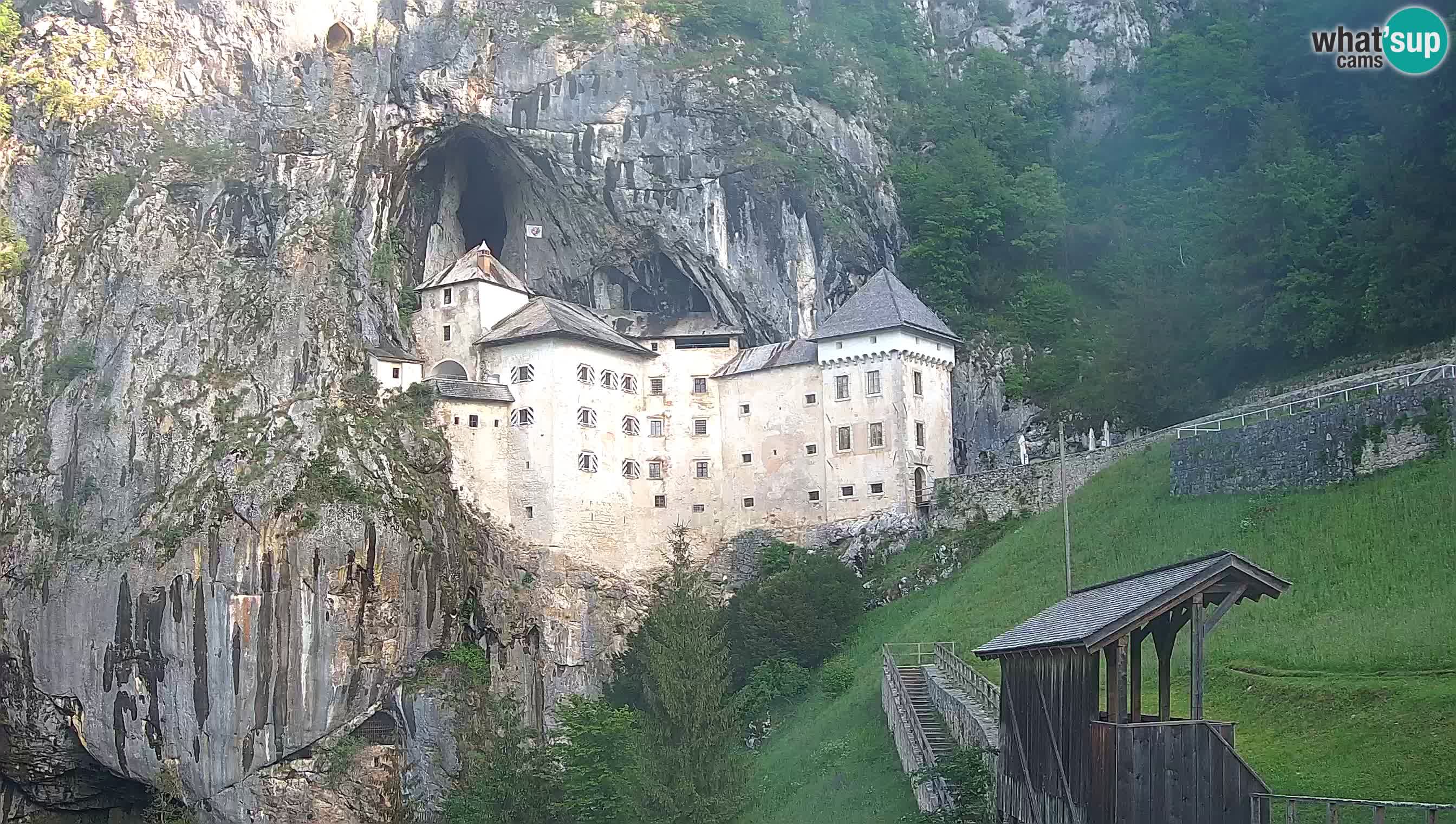 Live Webcam Grad Predjama – Château de Predjama – Postojna – Slovénie