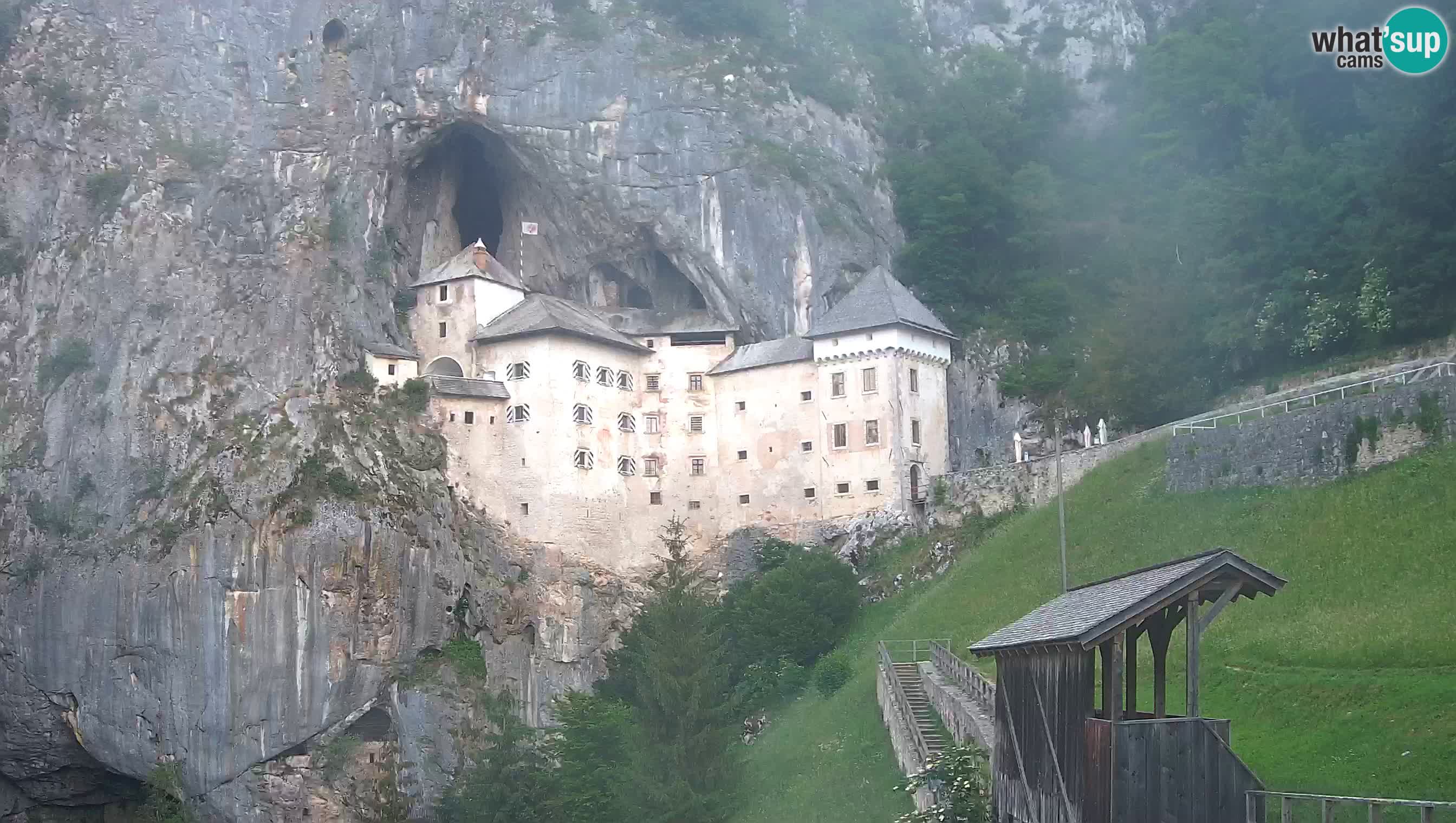 Live Webcam Grad Predjama – Château de Predjama – Postojna – Slovénie