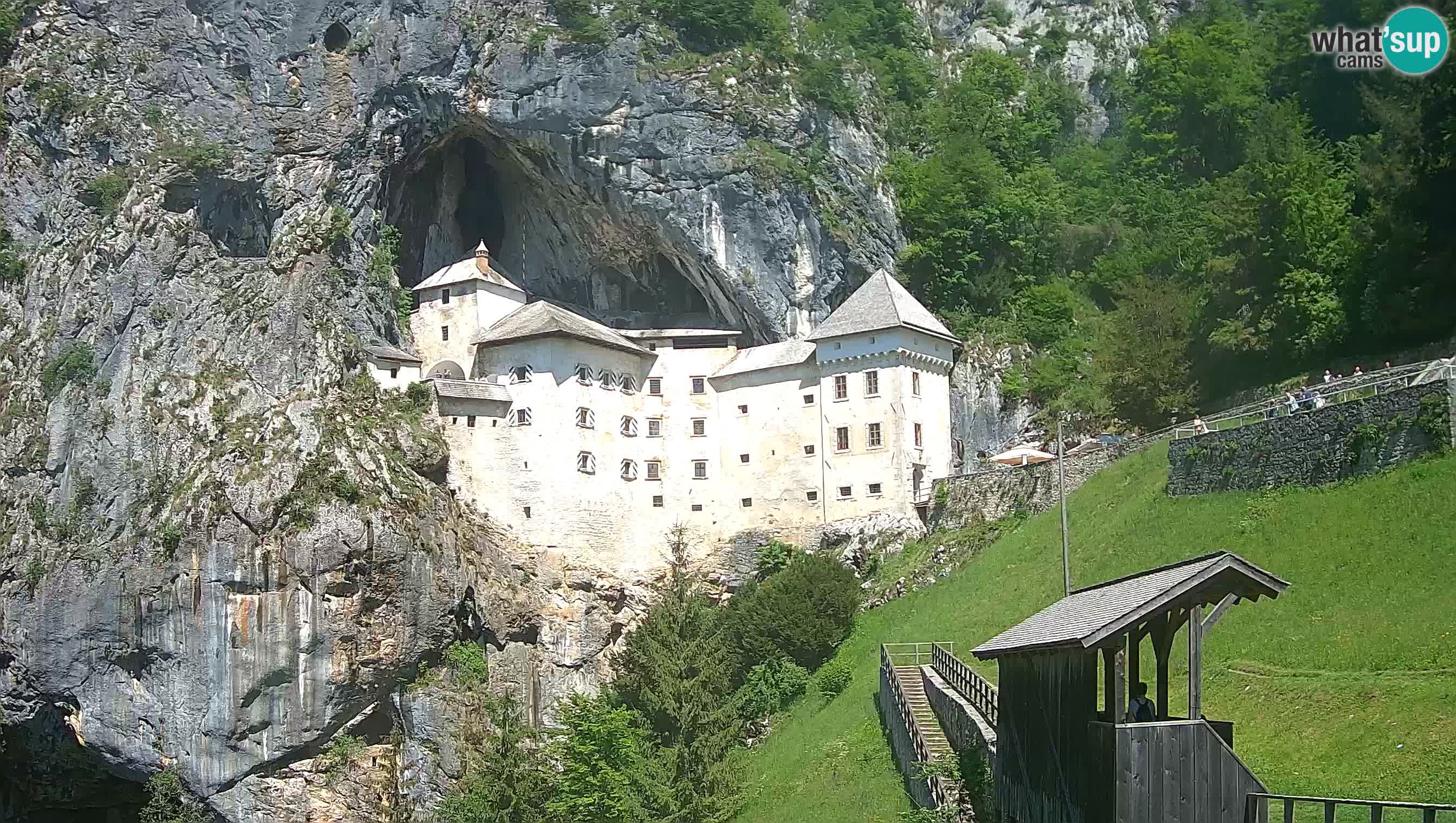 Spletna kamera Predjamski grad – Grad Predjama – Postojna