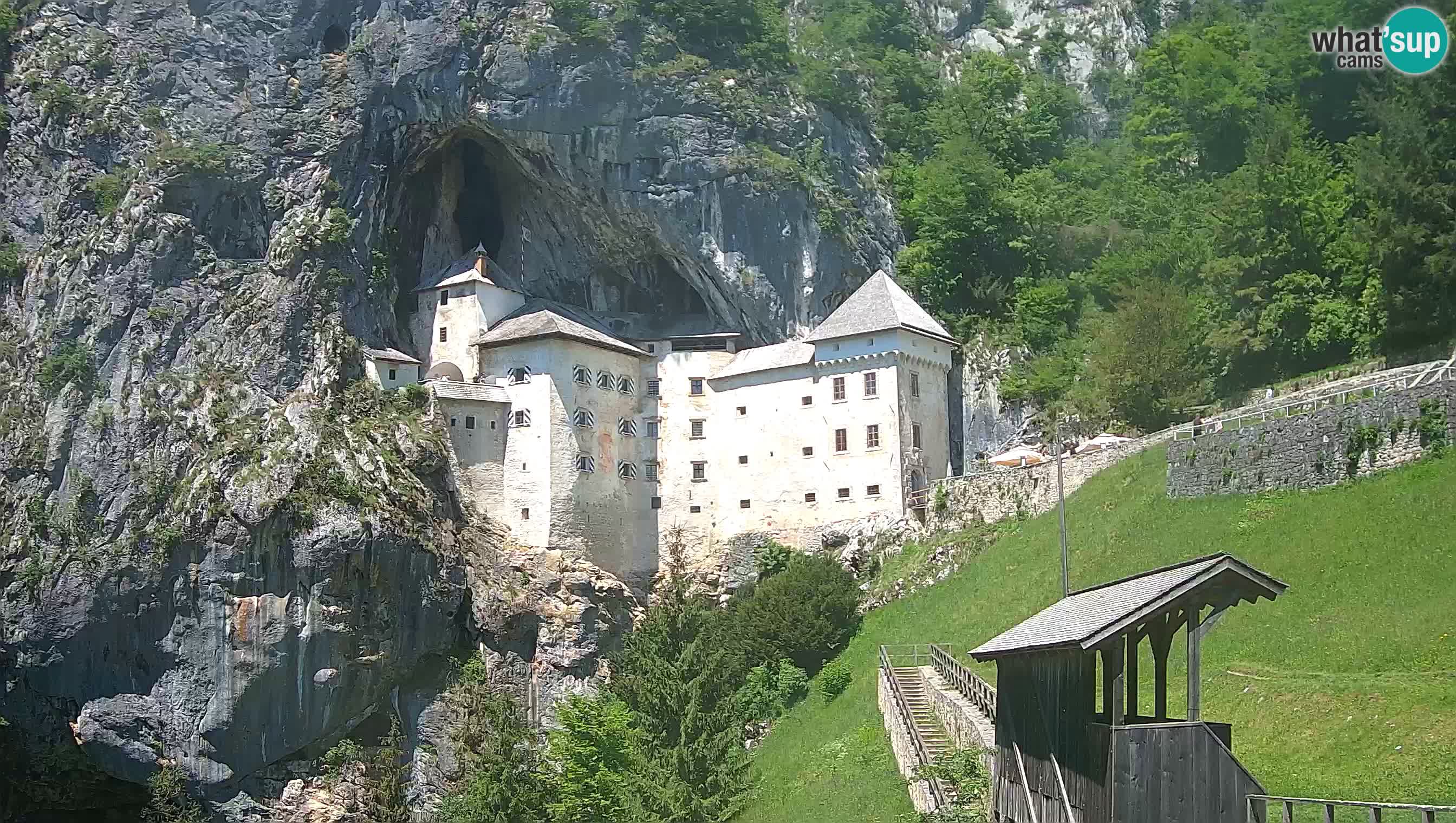 Spletna kamera Predjamski grad – Grad Predjama – Postojna