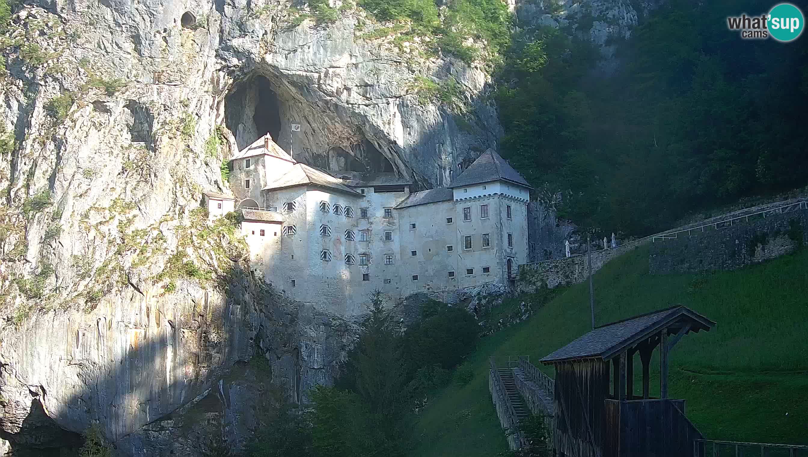 Live Webcam Grad Predjama – Château de Predjama – Postojna – Slovénie