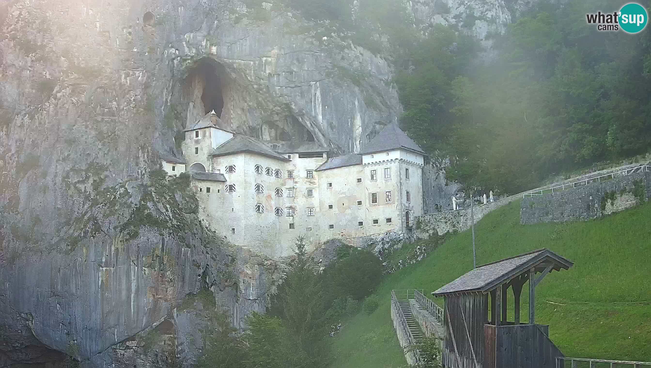 Live Webcam Grad Predjama – Château de Predjama – Postojna – Slovénie