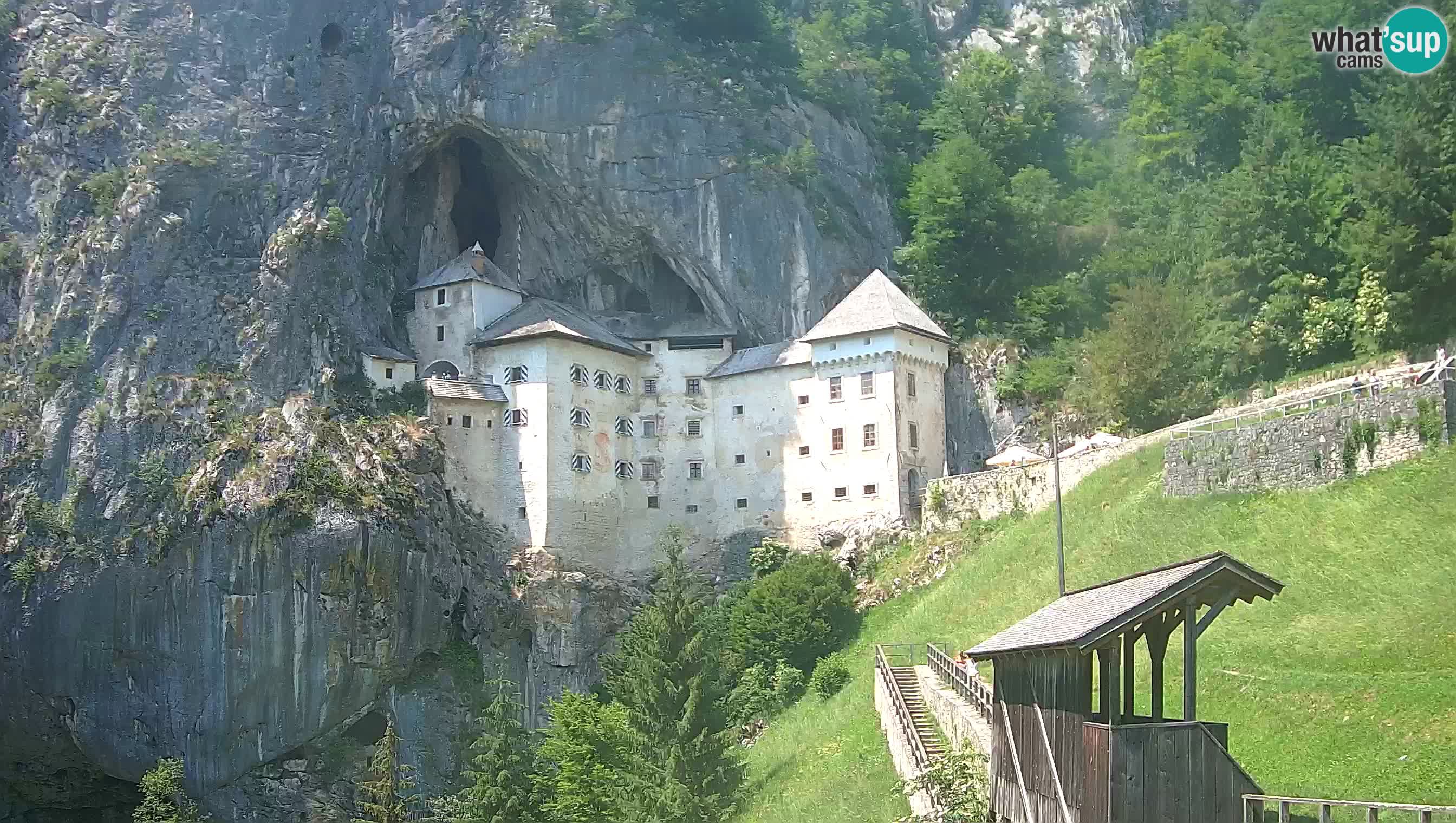 Live Webcam Grad Predjama – Château de Predjama – Postojna – Slovénie