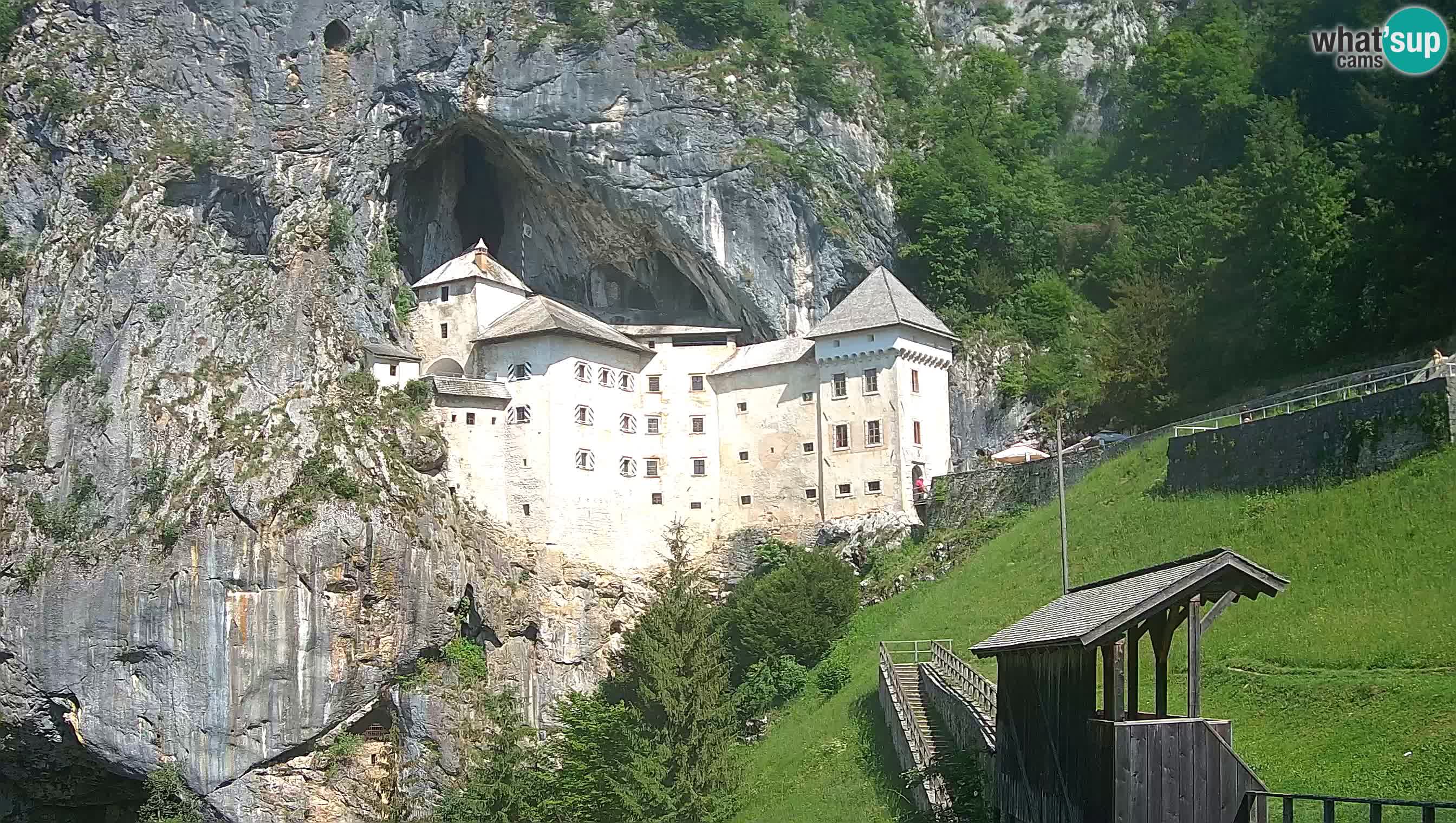 Spletna kamera Predjamski grad – Grad Predjama – Postojna