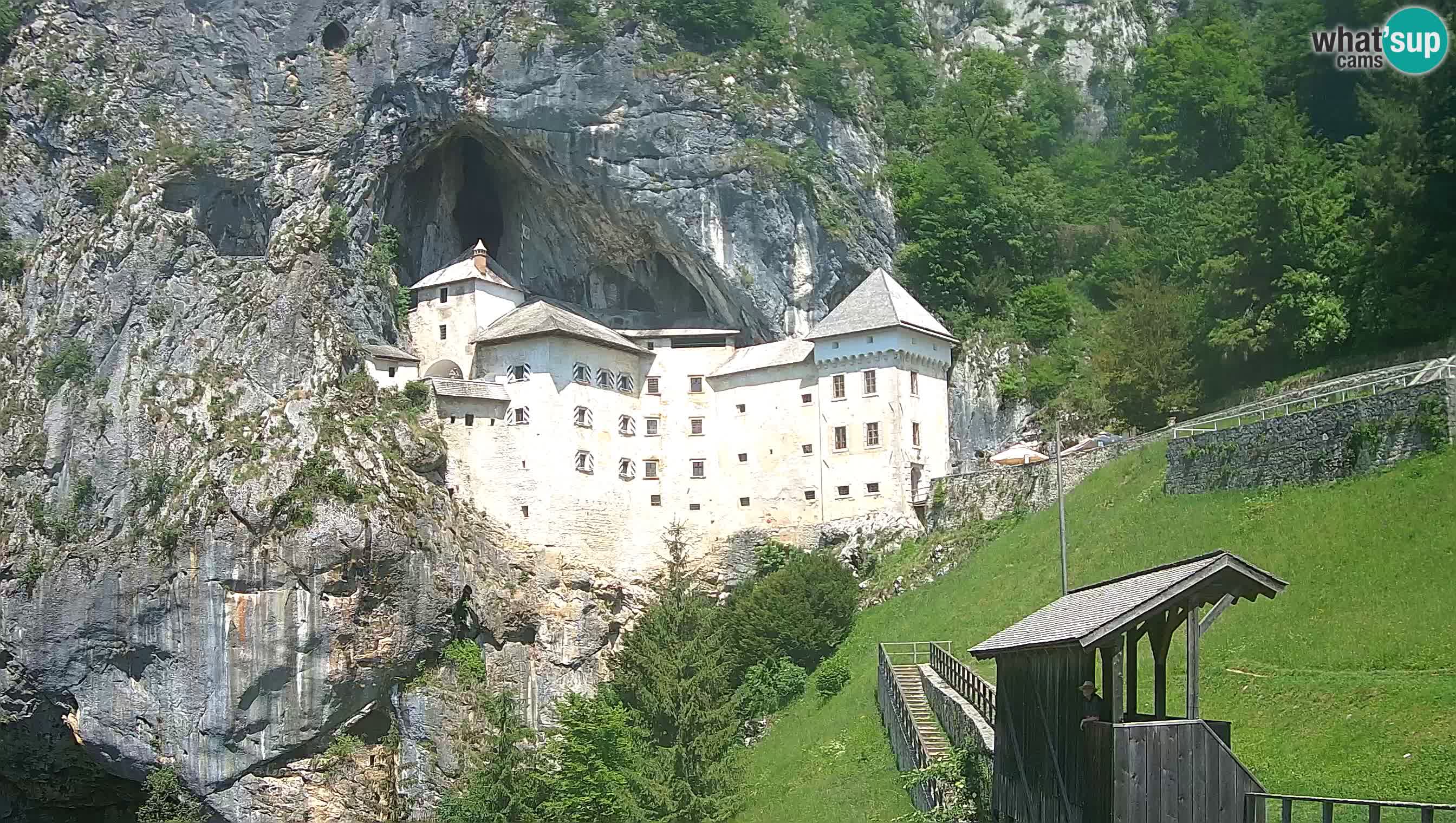 Spletna kamera Predjamski grad – Grad Predjama – Postojna