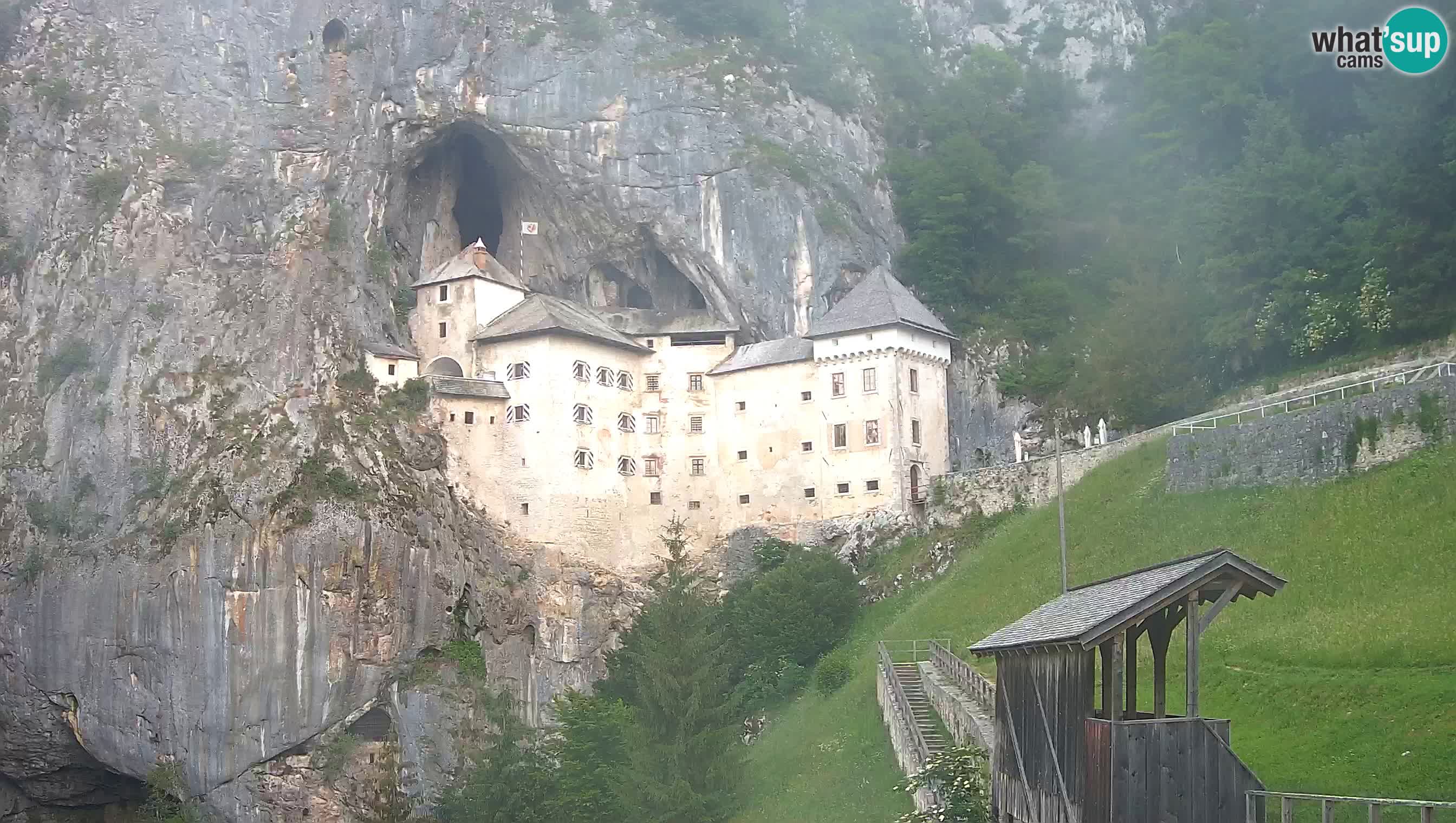 Live Webcam Höhlenburg Predjama – Postojna – Slowenien