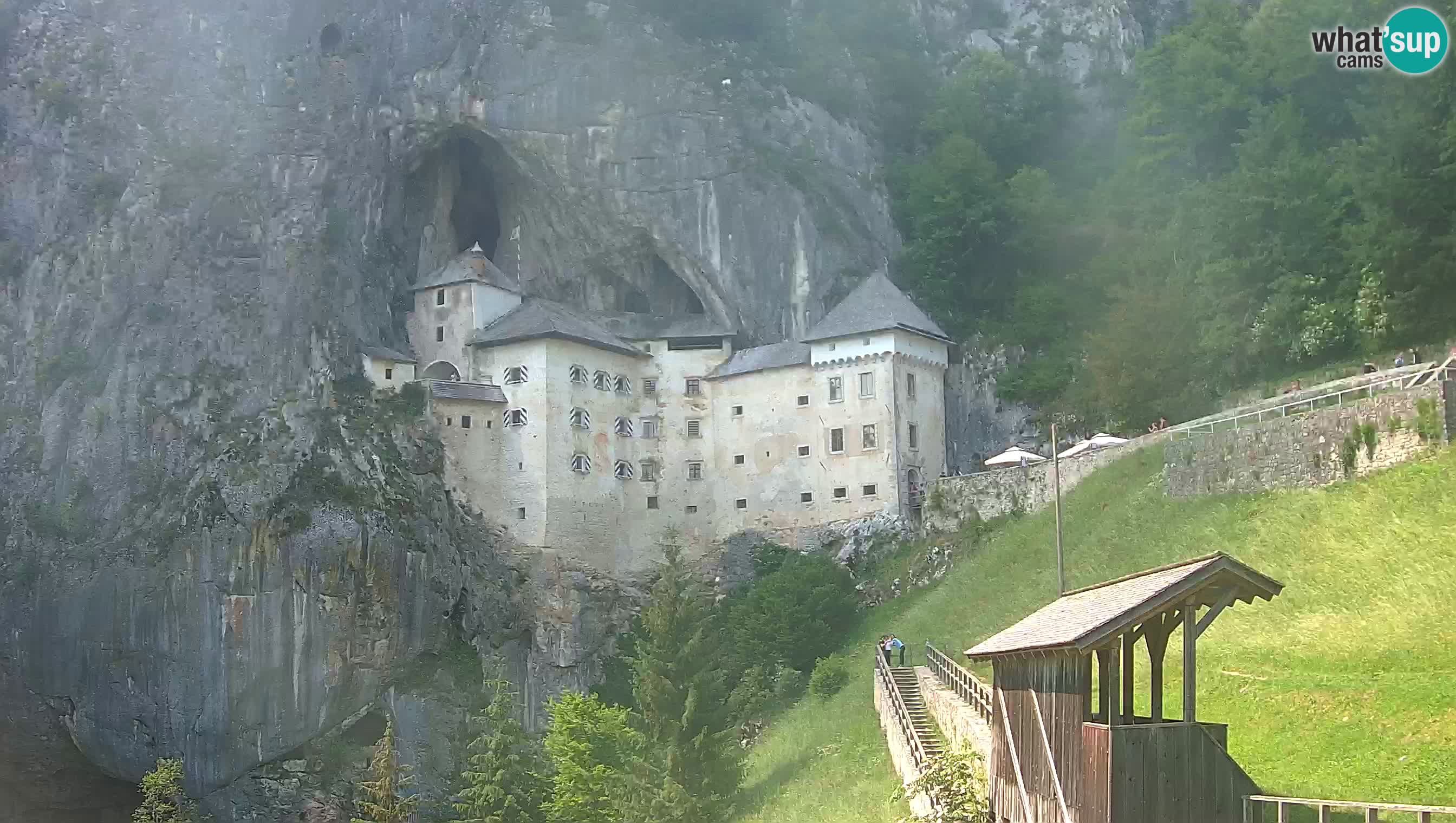 Spletna kamera Predjamski grad – Grad Predjama – Postojna