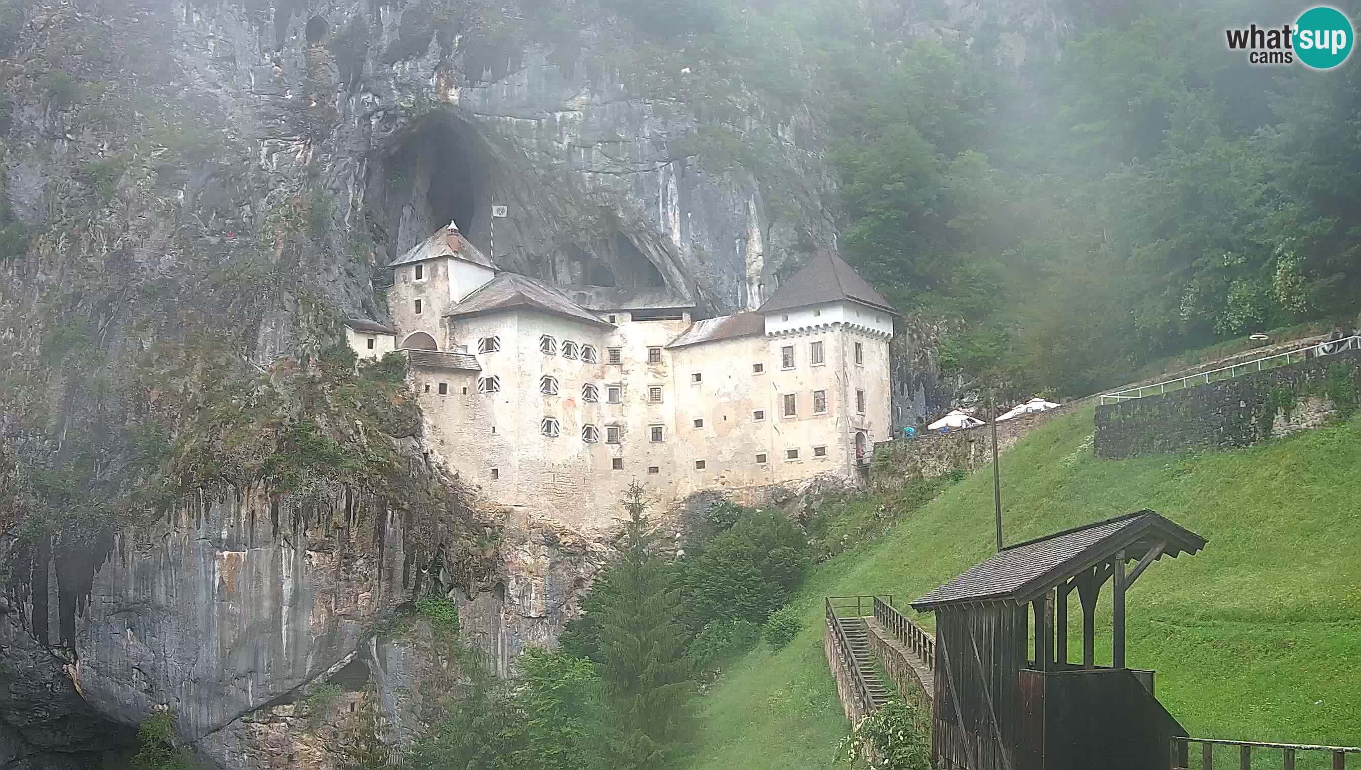 Web kamera Predjamski dvorac – Postojna – Slovenija