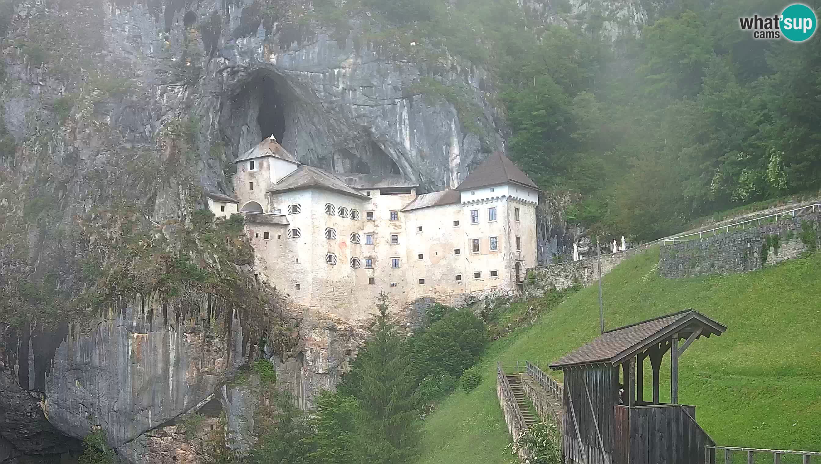 Live Webcam Grad Predjama – Château de Predjama – Postojna – Slovénie