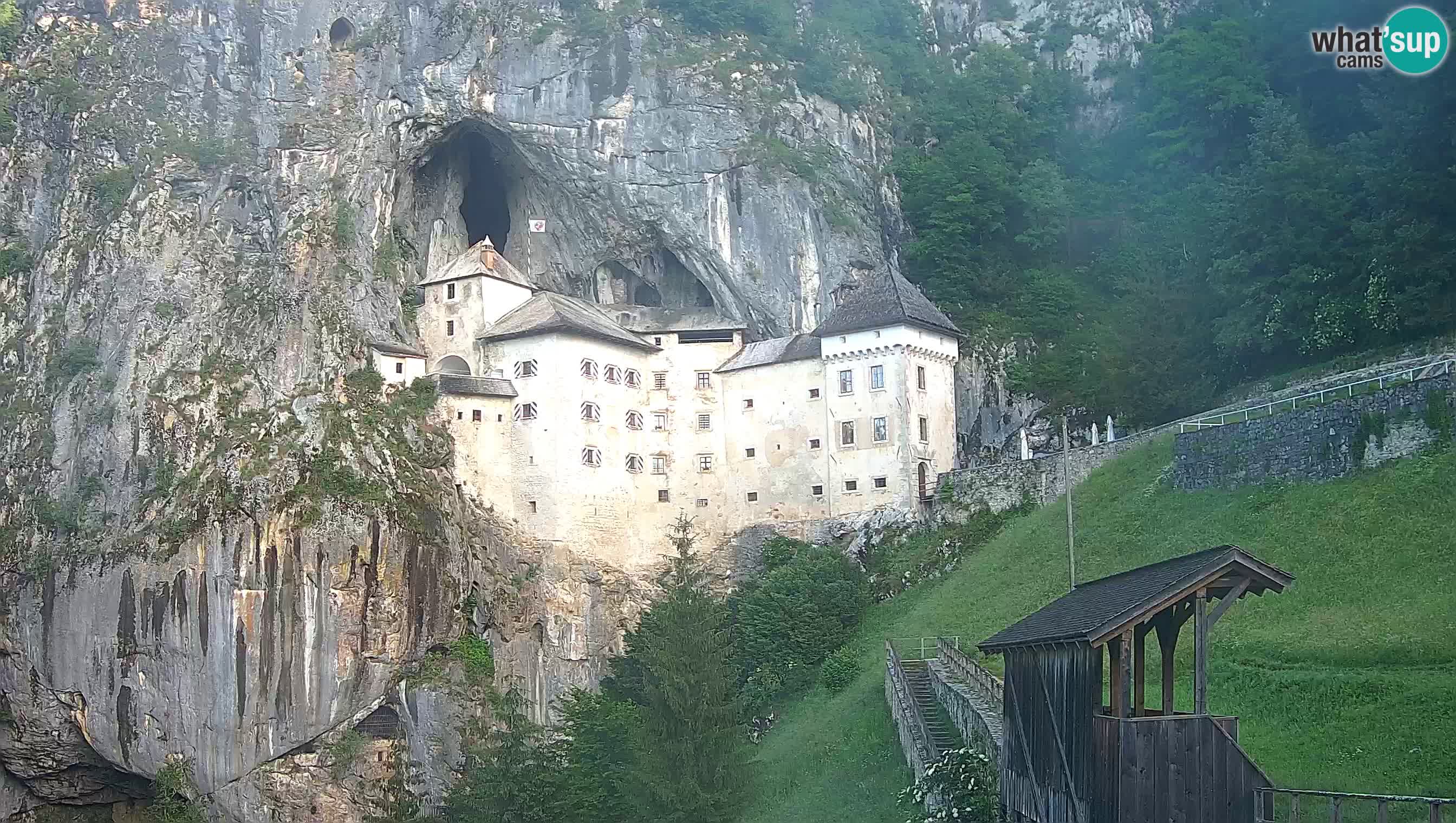 Live Webcam Grad Predjama – Château de Predjama – Postojna – Slovénie