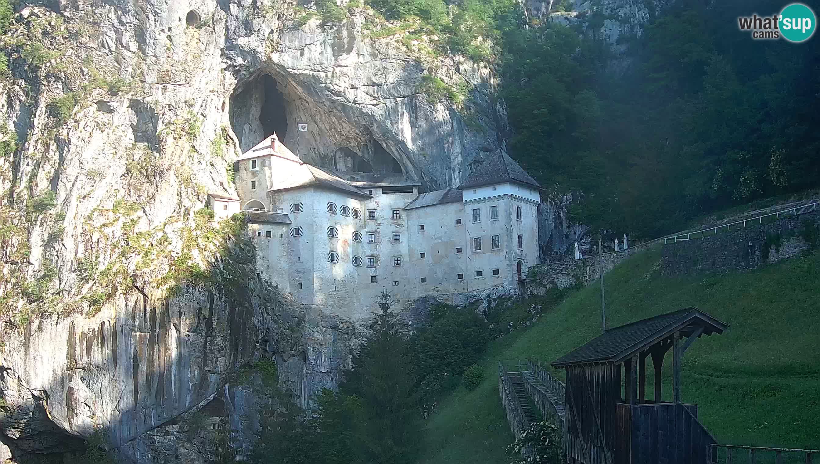 Live Webcam Höhlenburg Predjama – Postojna – Slowenien