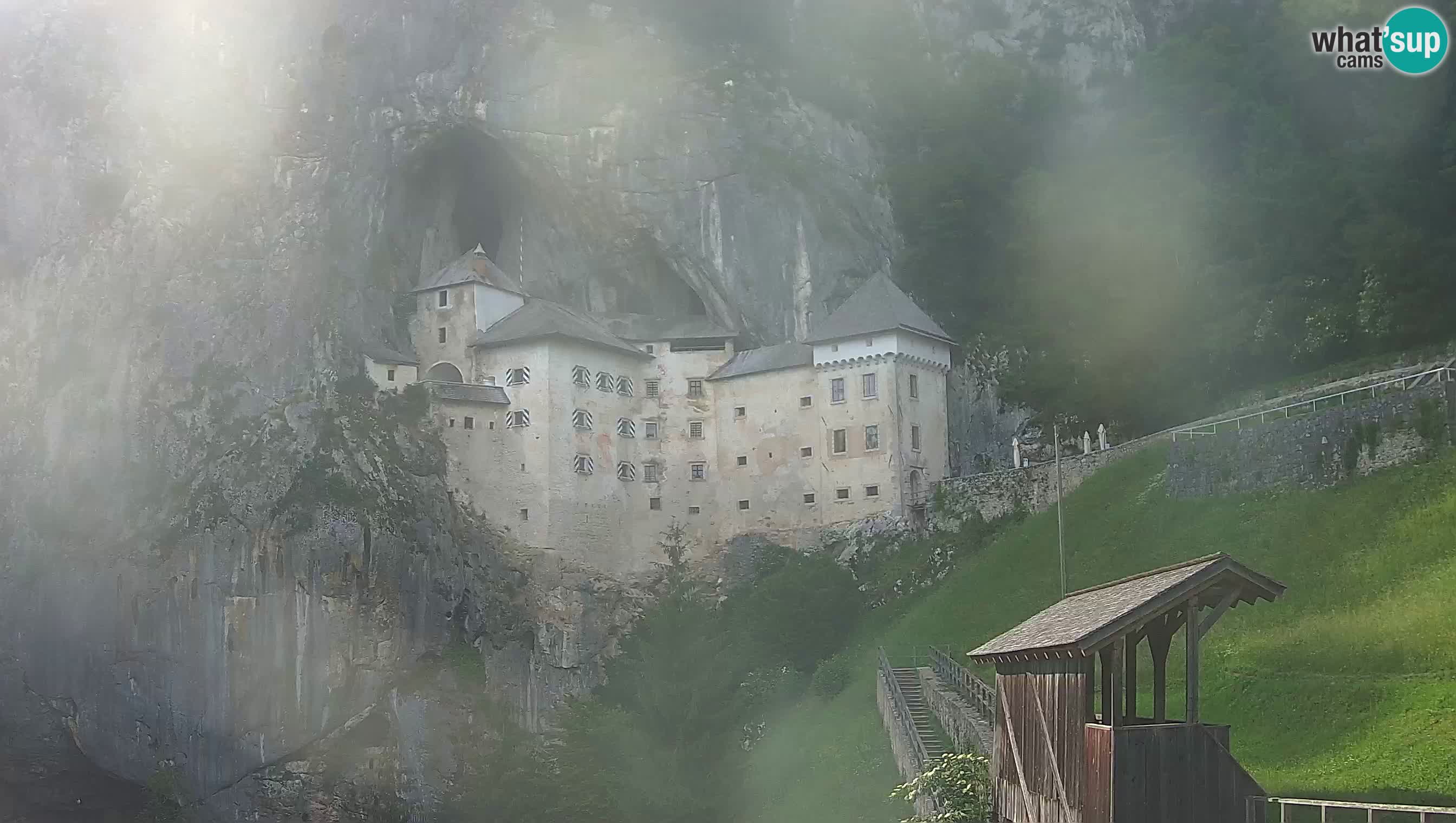 Web kamera Predjamski dvorac – Postojna – Slovenija