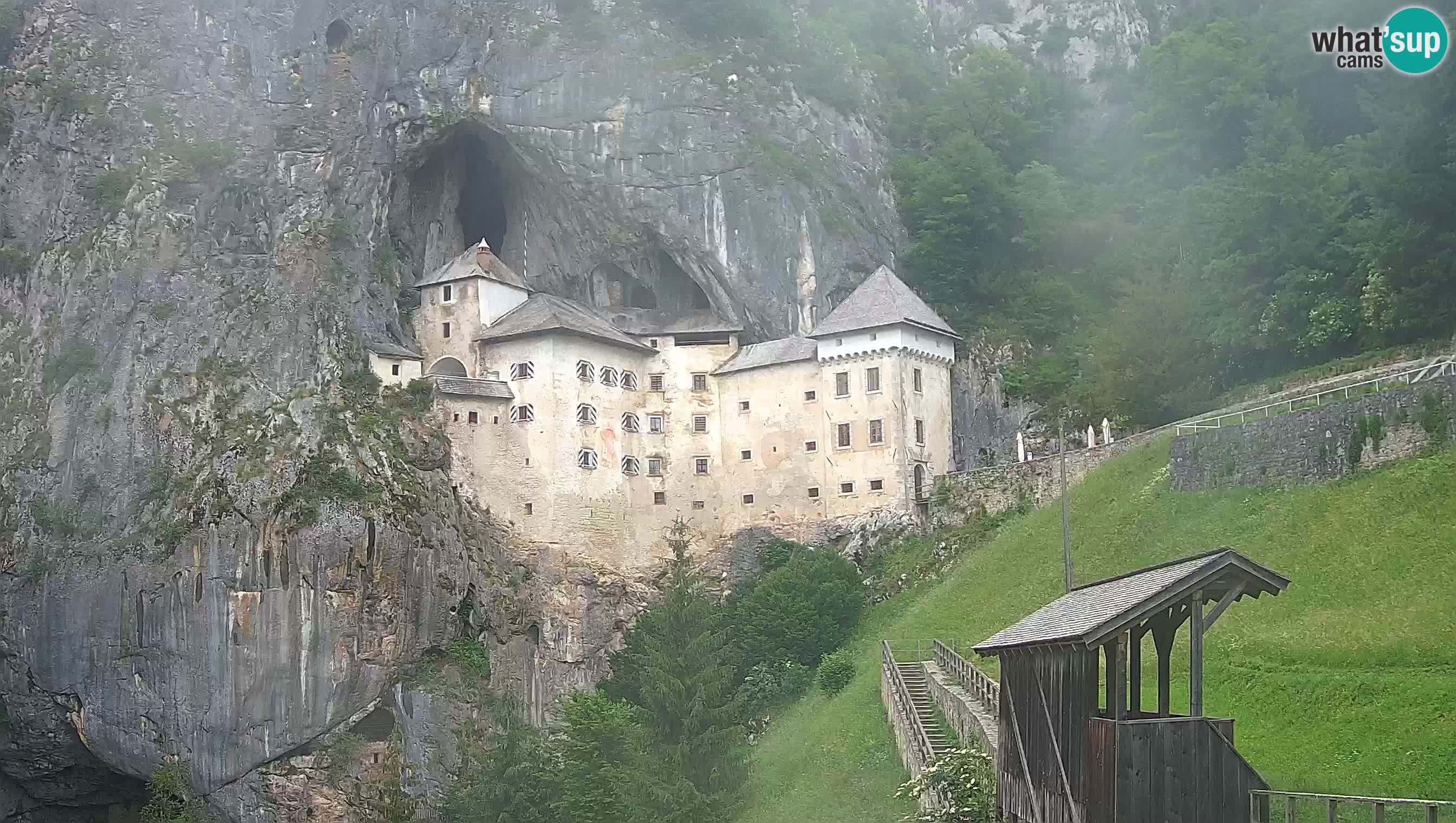 Live Webcam Höhlenburg Predjama – Postojna – Slowenien