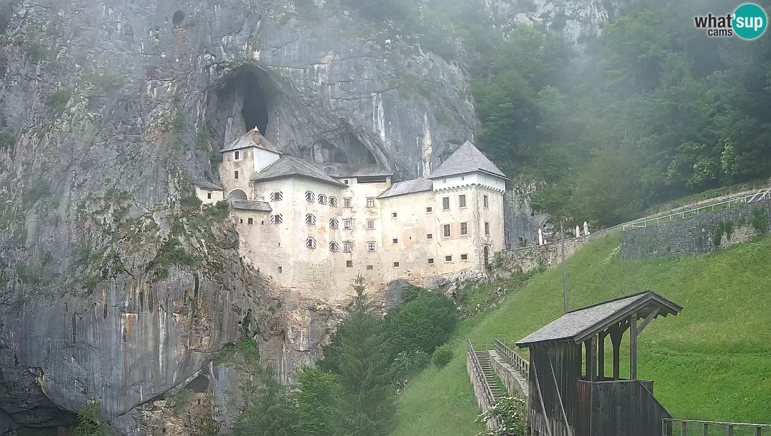 Live Webcam Höhlenburg Predjama – Postojna – Slowenien