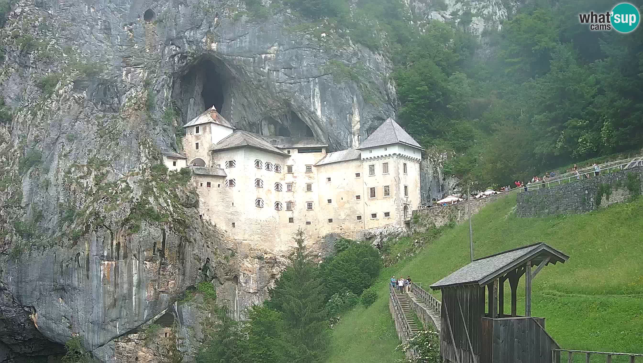 Spletna kamera Predjamski grad – Grad Predjama – Postojna