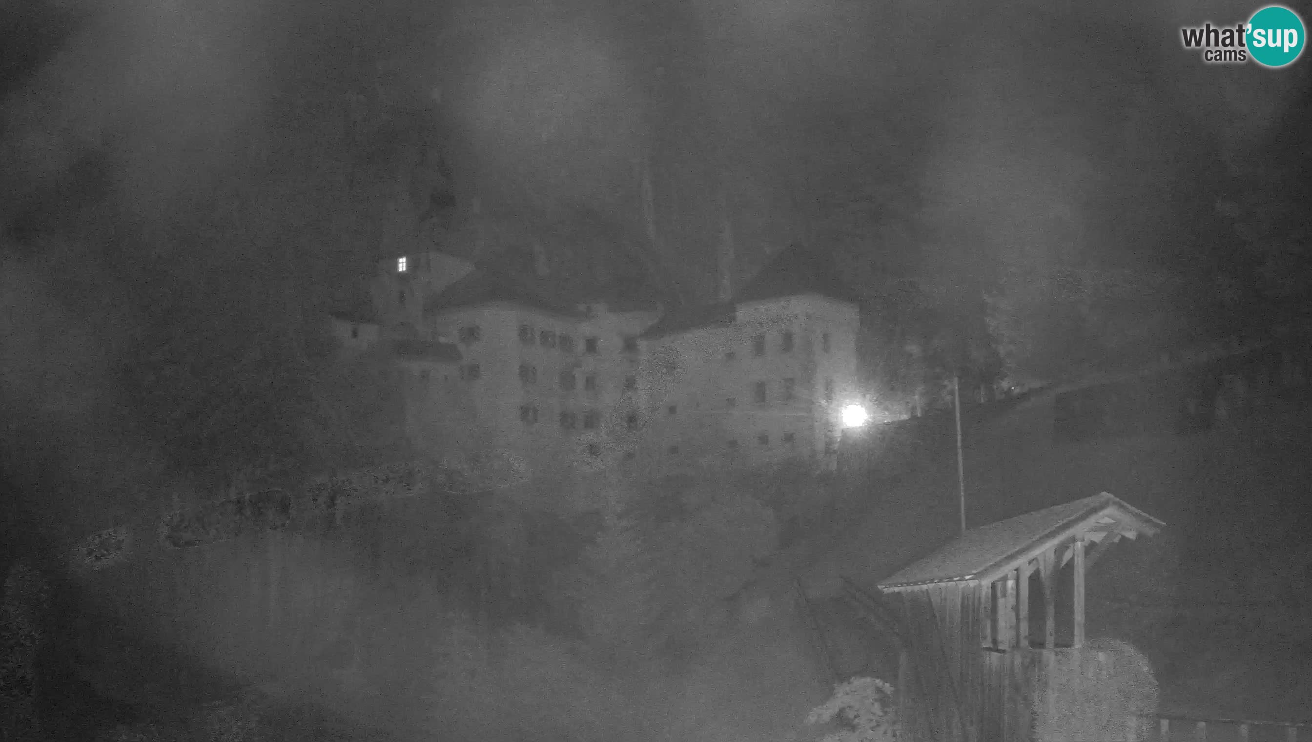 Spletna kamera Predjamski grad – Grad Predjama – Postojna