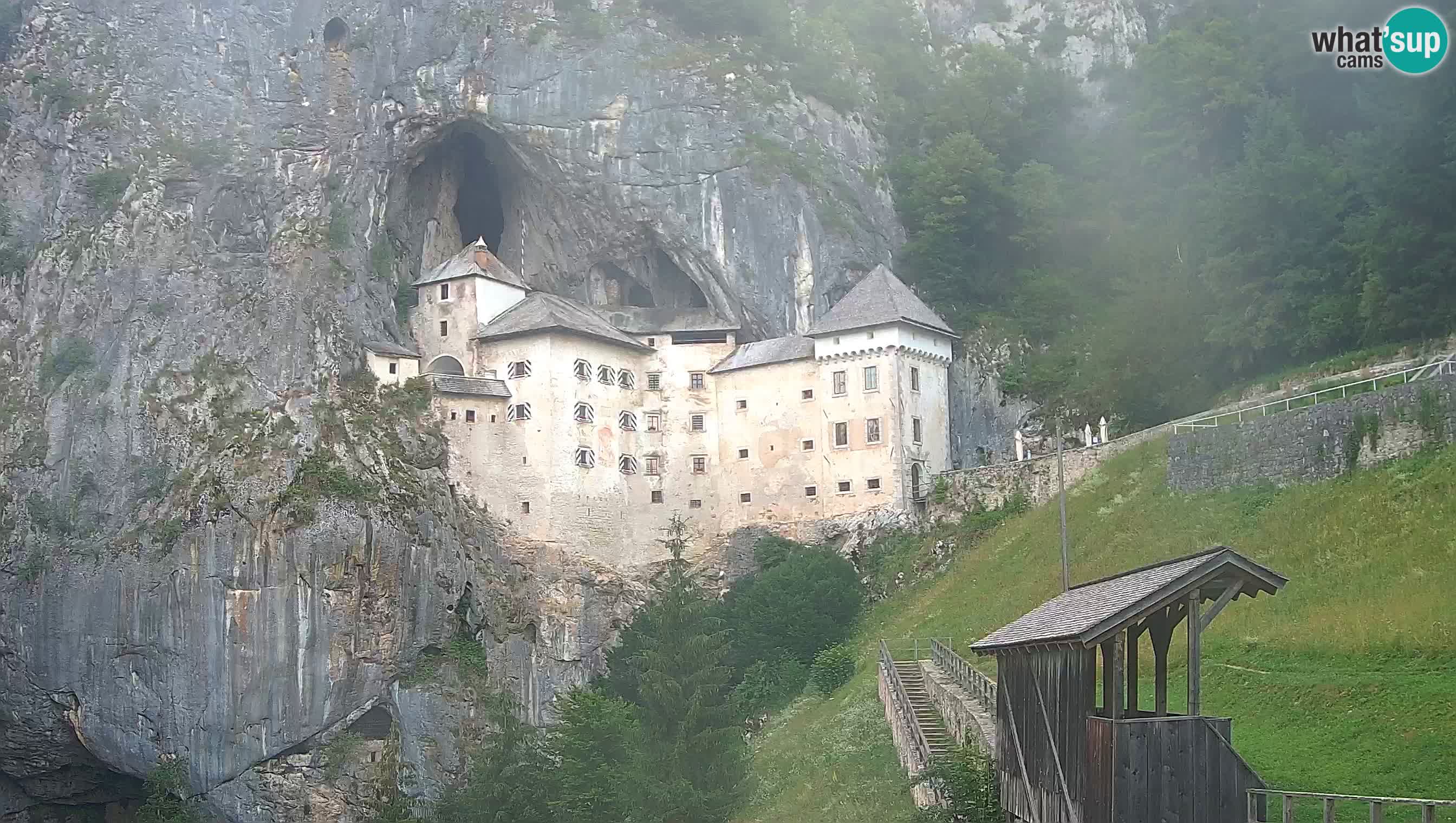 Live Webcam Grad Predjama – Château de Predjama – Postojna – Slovénie
