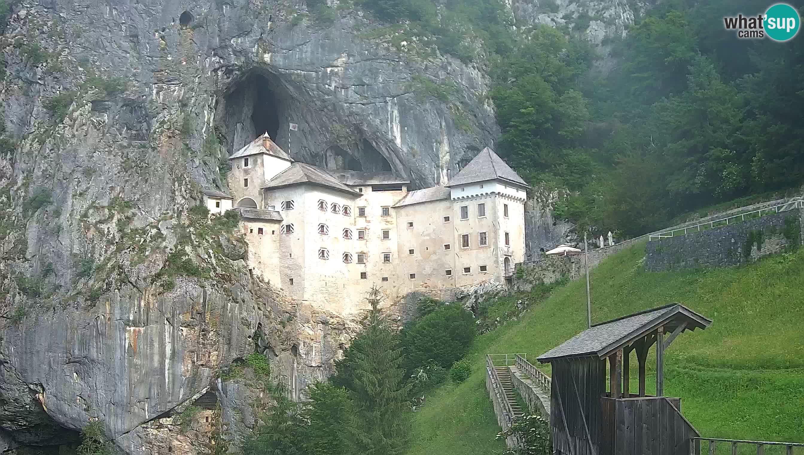Spletna kamera Predjamski grad – Grad Predjama – Postojna