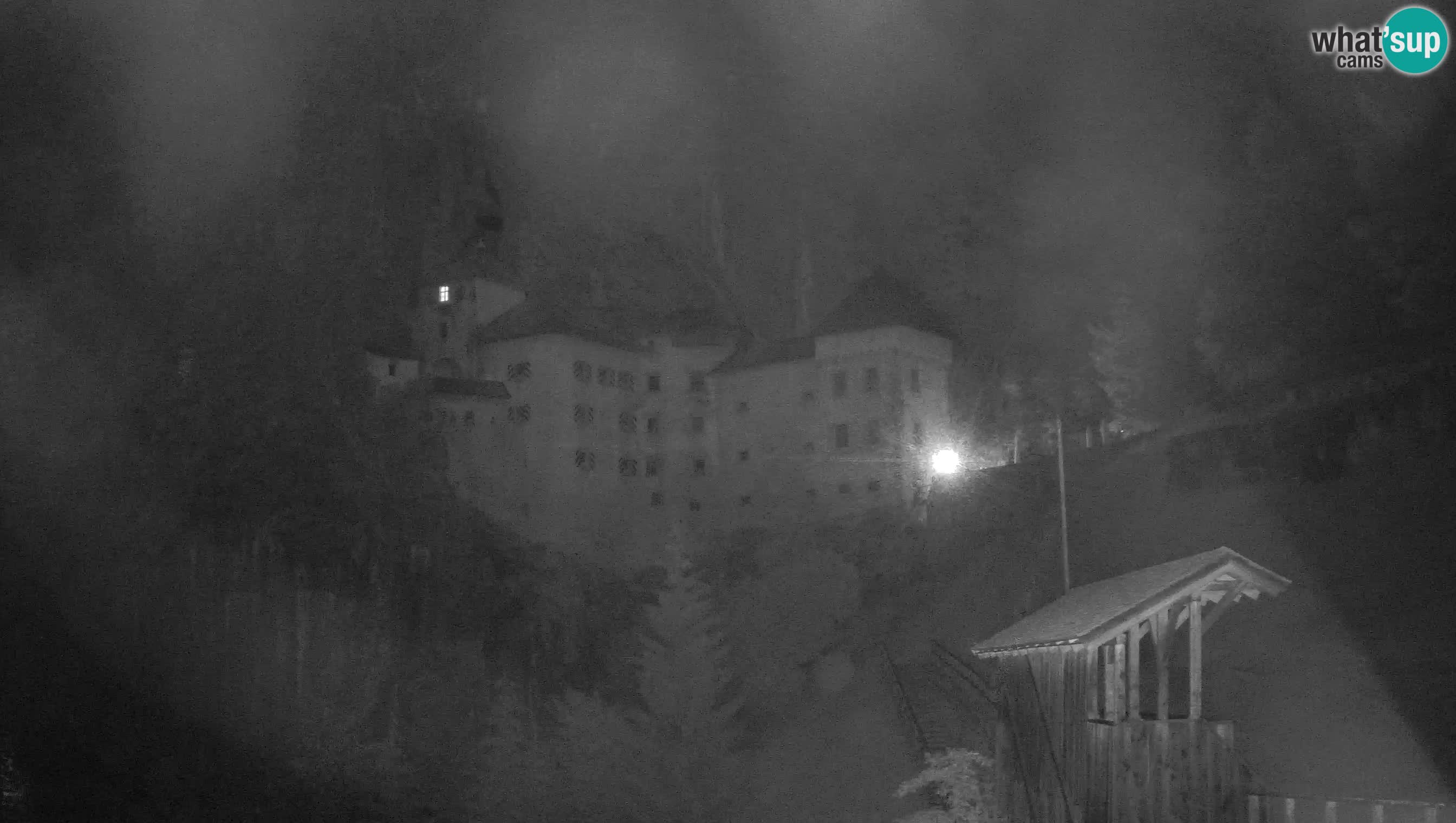 Spletna kamera Predjamski grad – Grad Predjama – Postojna